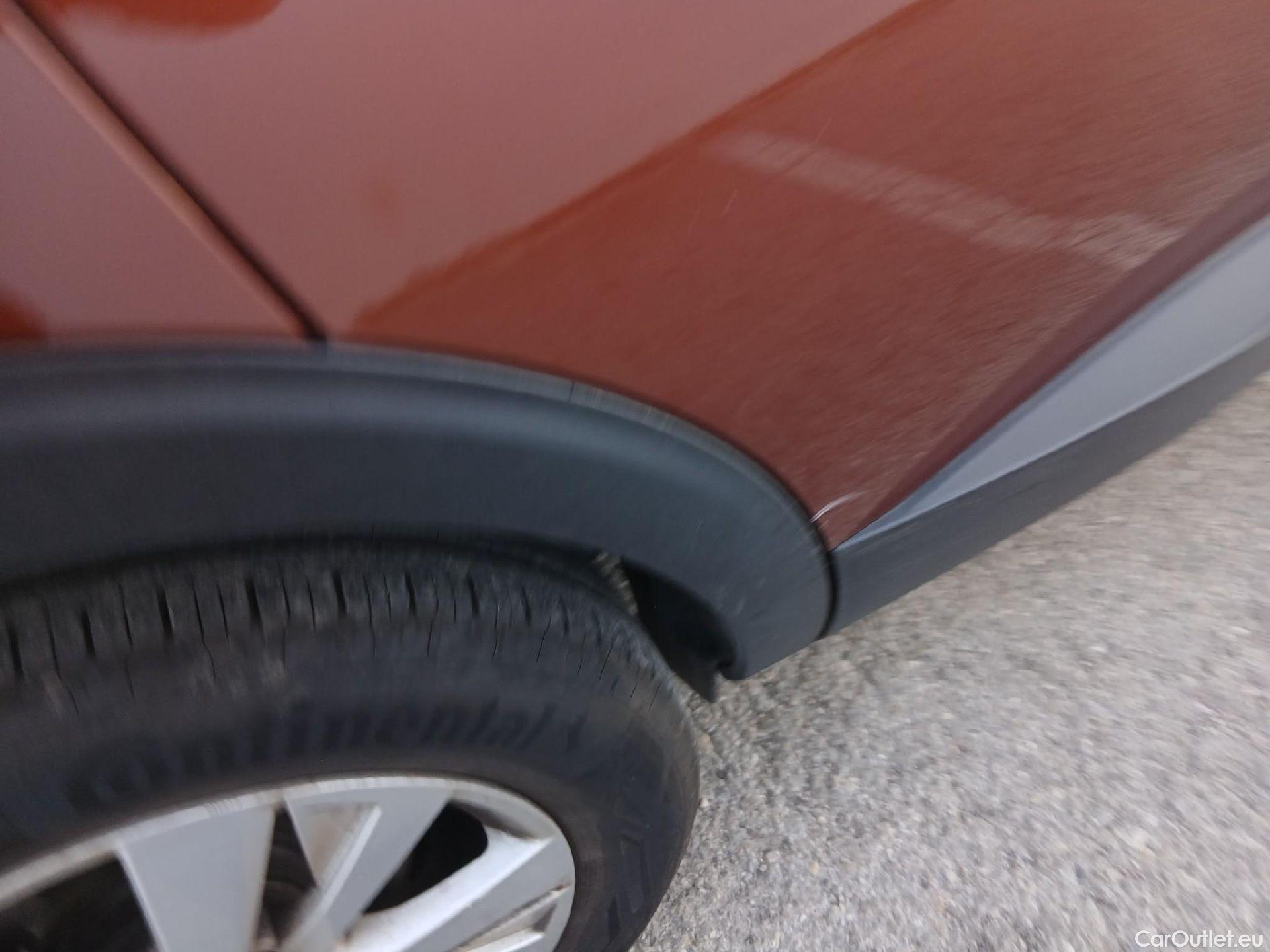  Peugeot  5008 PEUGEOT  / 2020 / 5P / todoterreno 1.5 BlueHDi 96kW S&S Active Pack EAT8 #28