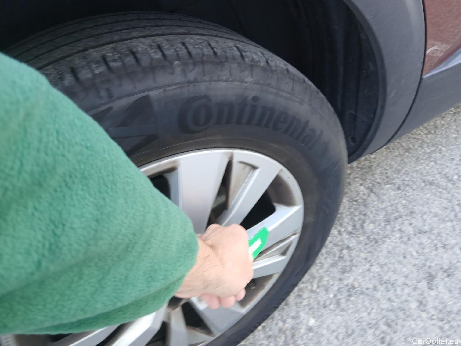  Peugeot  5008 PEUGEOT  / 2020 / 5P / todoterreno 1.5 BlueHDi 96kW S&S Active Pack EAT8 #23