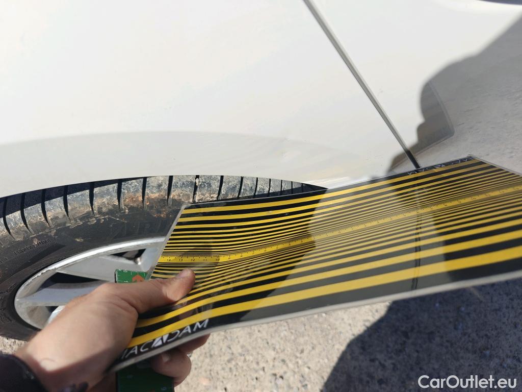  Seat  Leon SEAT Nuevo León / 2020 / 5P / berlina con portón 2.0 TDI 85kW S&S Style Go(SP) #19