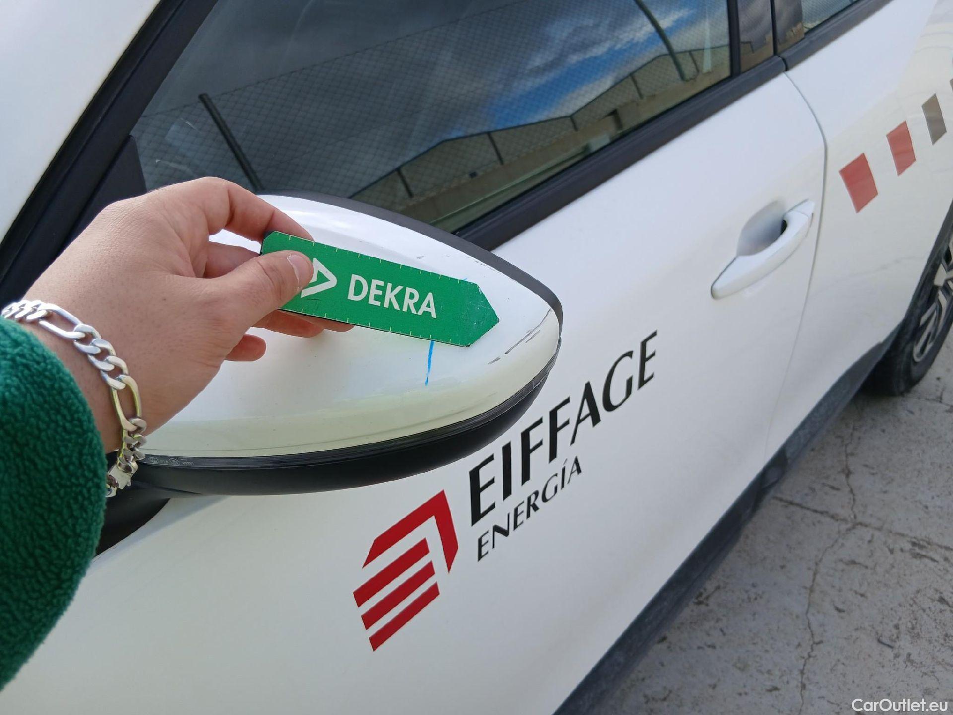  Peugeot  2008 PEUGEOT  / 2019 / 5P / todoterreno Active BlueHDI 81kW (110CV) #9