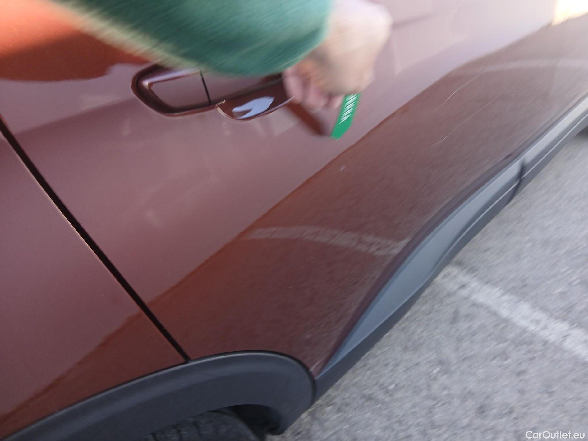  Peugeot  5008 PEUGEOT  / 2020 / 5P / todoterreno 1.5 BlueHDi 96kW S&S Active Pack EAT8 #26