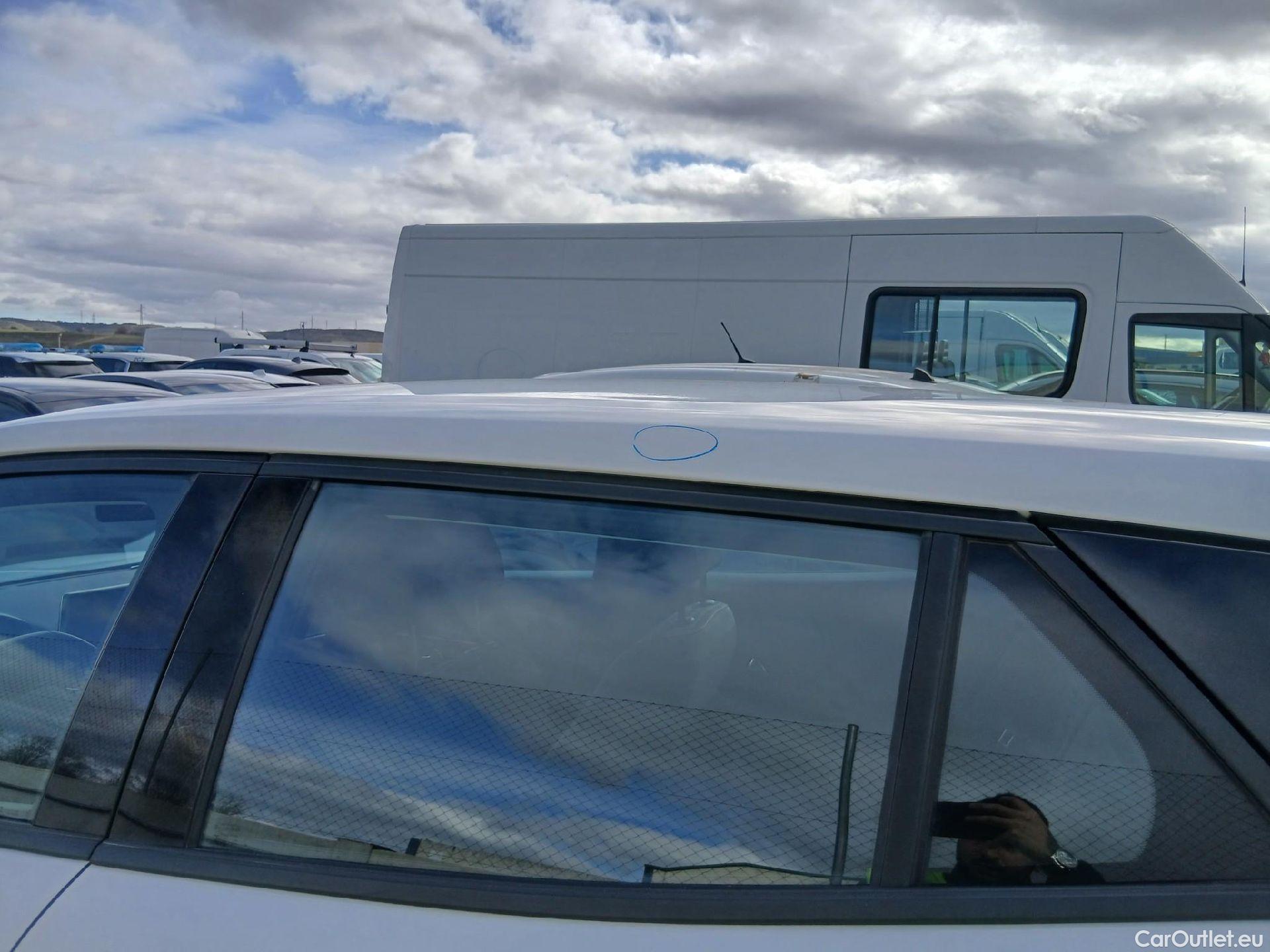  Peugeot  2008 PEUGEOT  / 2019 / 5P / todoterreno Active BlueHDI 81kW (110CV) #14