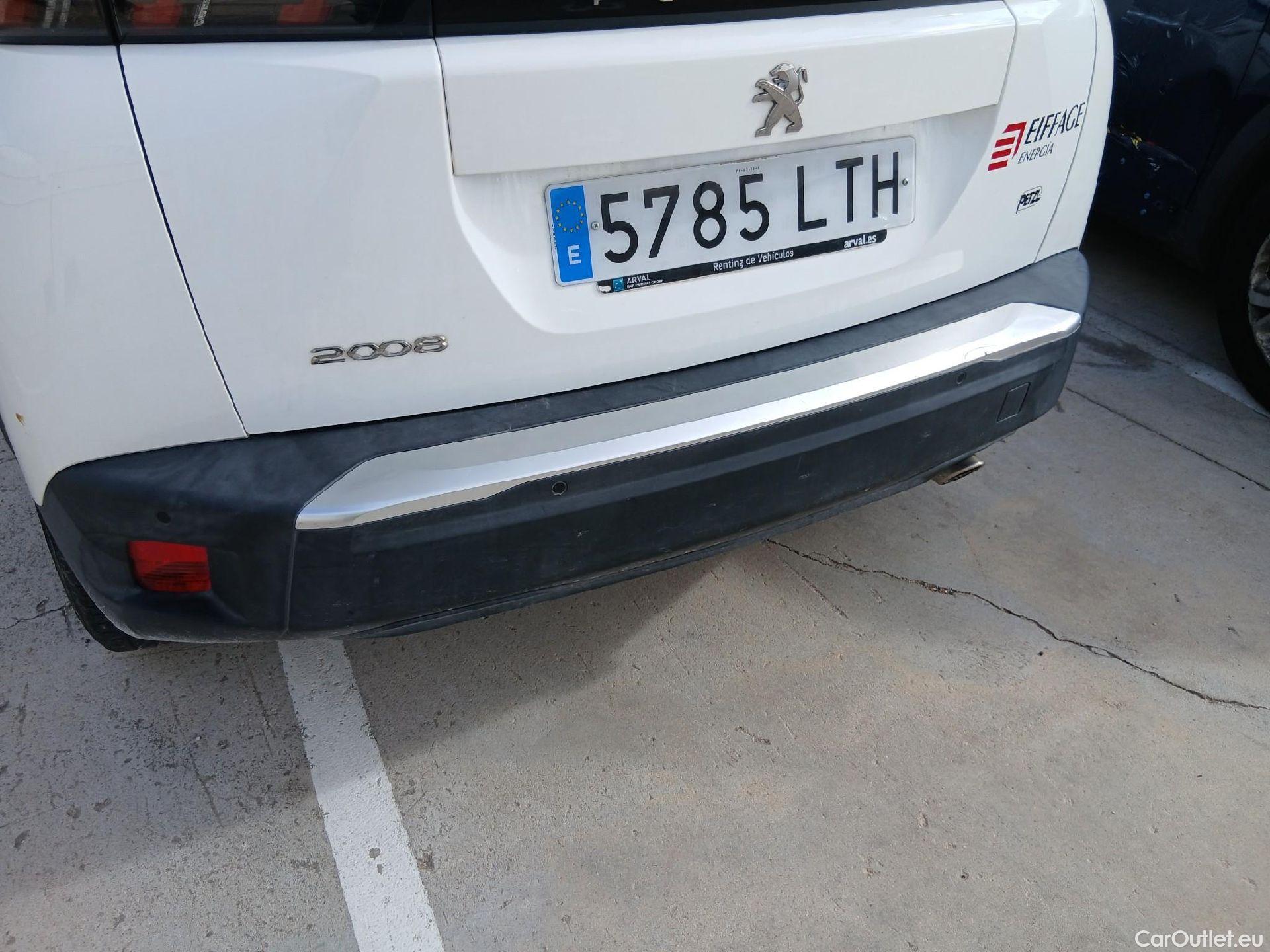  Peugeot  2008 PEUGEOT  / 2019 / 5P / todoterreno Active BlueHDI 81kW (110CV) #23