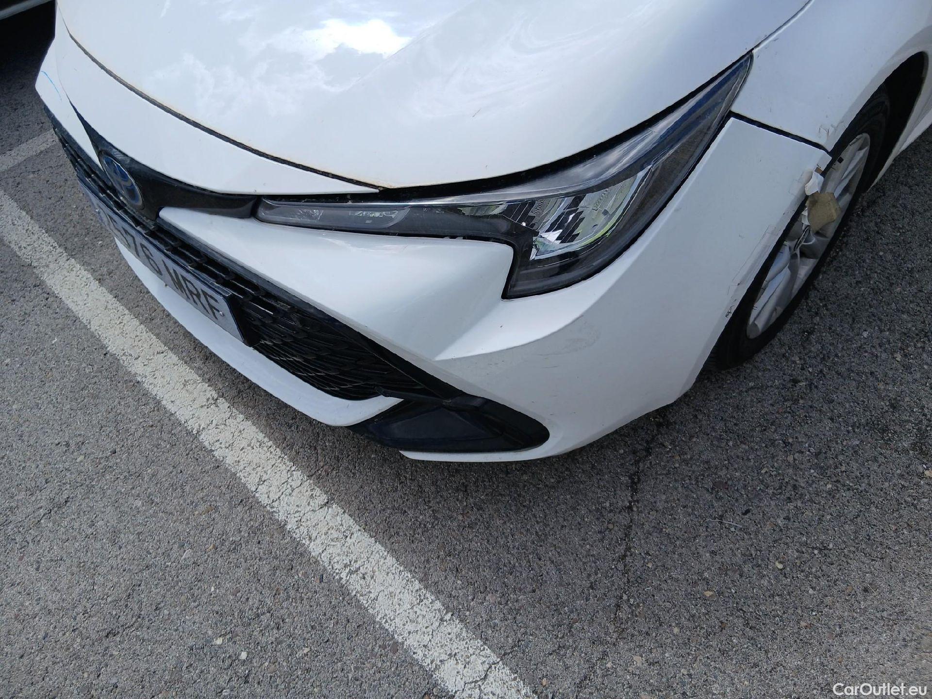  Toyota  Corolla TOYOTA  / 2019 / 5P / berlina con portón 140H Active Plus #3