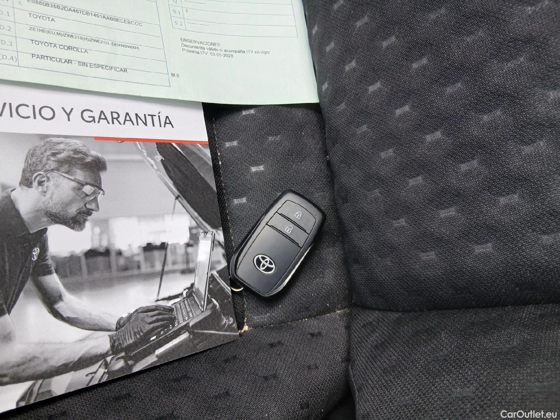  Toyota  Corolla TOYOTA  / 2019 / 5P / berlina con portón 140H Active Plus #1