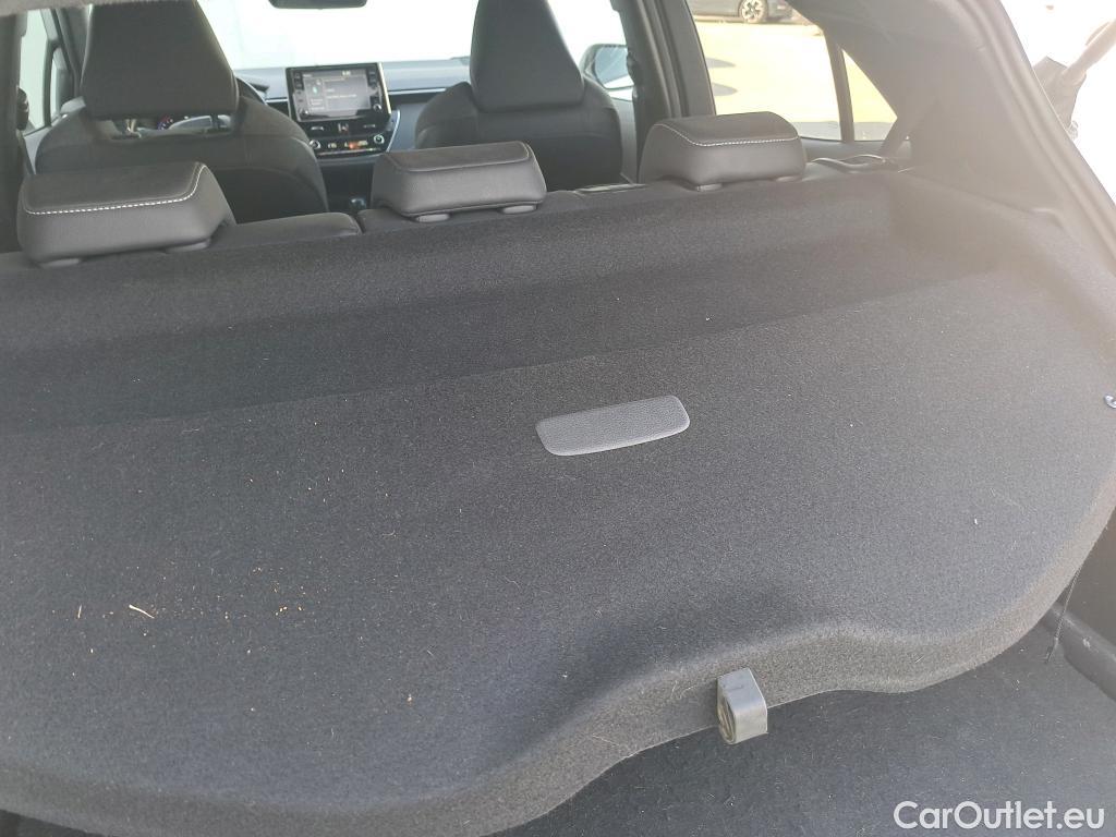  Toyota  Corolla TOYOTA  / 2020 / 5P / berlina con portón 2.0 180H STYLE E-CVT #33