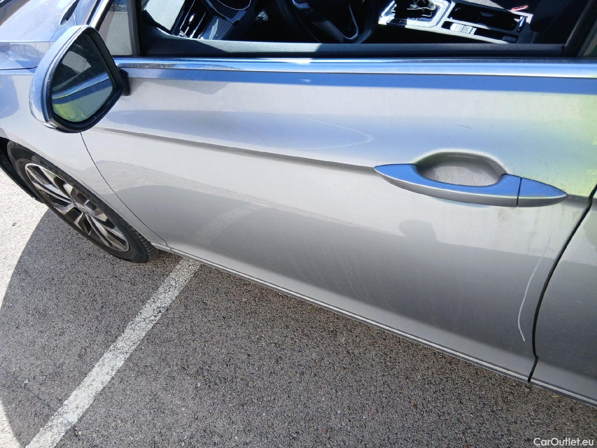  Volkswagen  Passat VOLKSWAGEN  / 2019 / 5P / familiar Variant Executive 2.0 TDI 110kW DSG #12