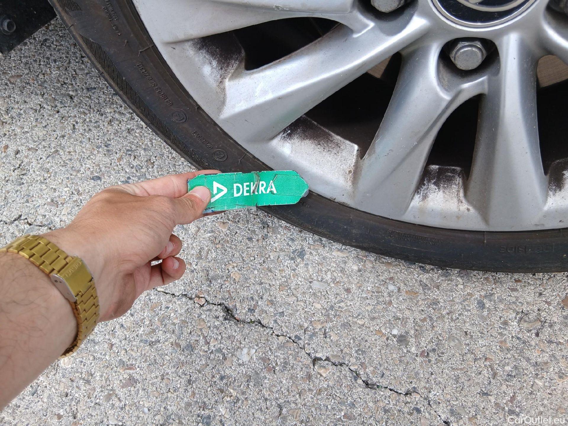  Toyota  Corolla TOYOTA  / 2019 / 5P / berlina con portón 140H Active Plus #38