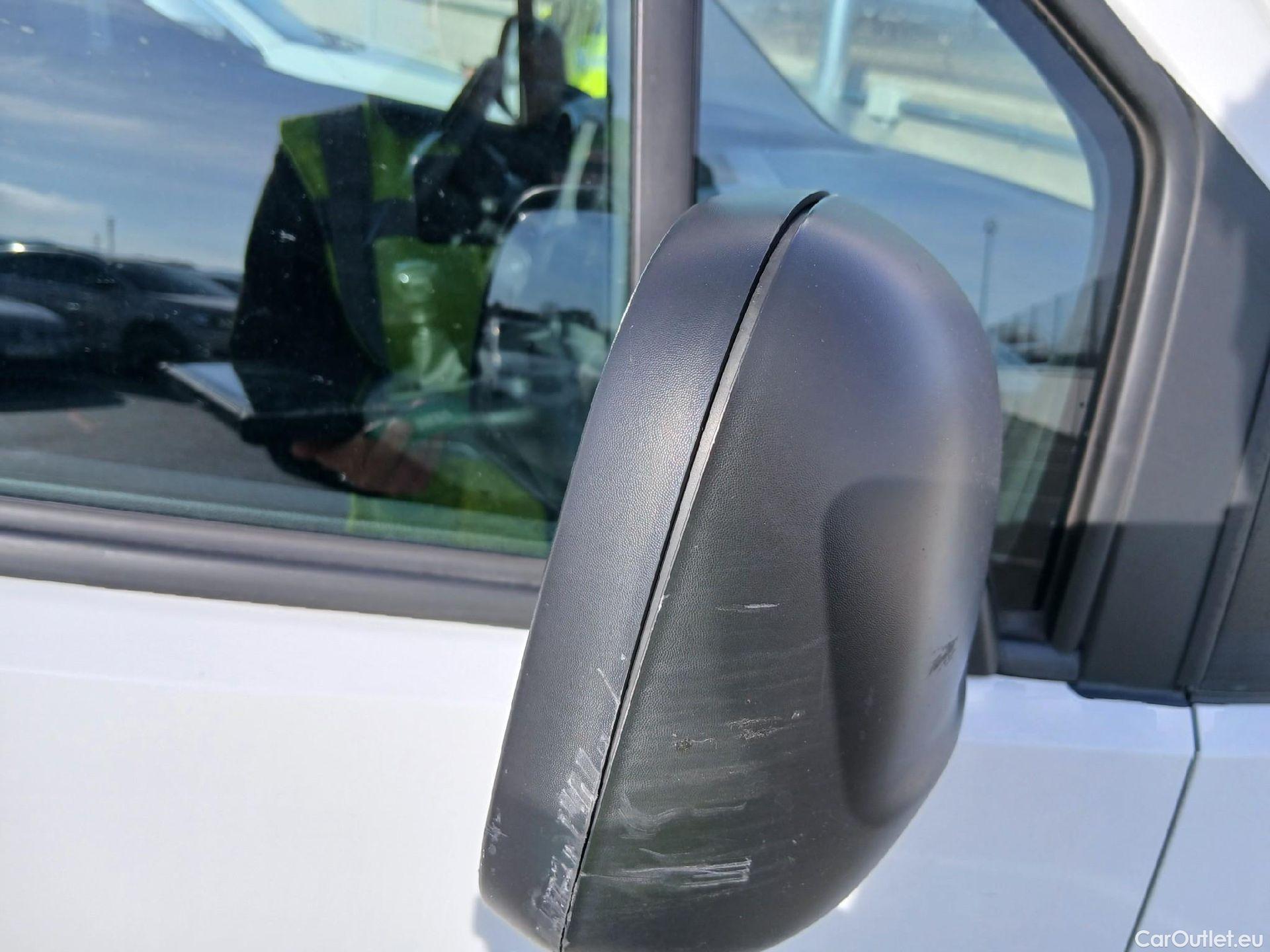  Citroen  Berlingo CITROEN  / 2018 / 4P / furgón derivado de turismo Talla M BlueHDi 100 #34