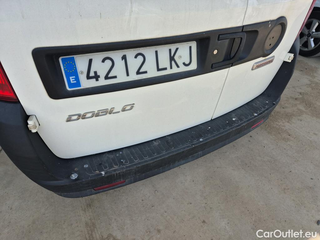  Fiat  Doblo FIAT Doblò Cargo/2015/3P/furgón derivado de turismo Cargo Base Plus 1.3 Mjet 70kW (95CV) #14
