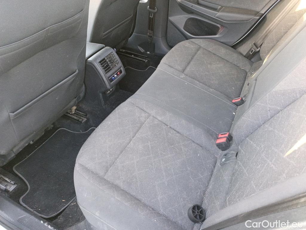  Volkswagen  Golf  VOLKSWAGEN / 2020 / 5P / berlina con portón Life 1.0 eTSI 81kW (110CV) DSG #12