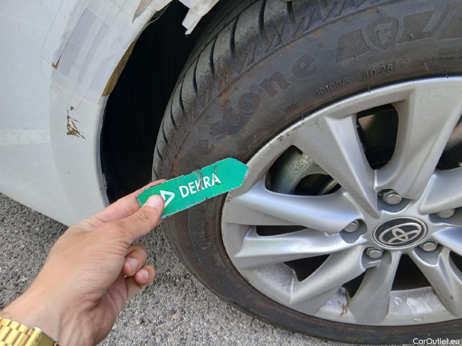  Toyota  Corolla TOYOTA  / 2019 / 5P / berlina con portón 140H Active Plus #8