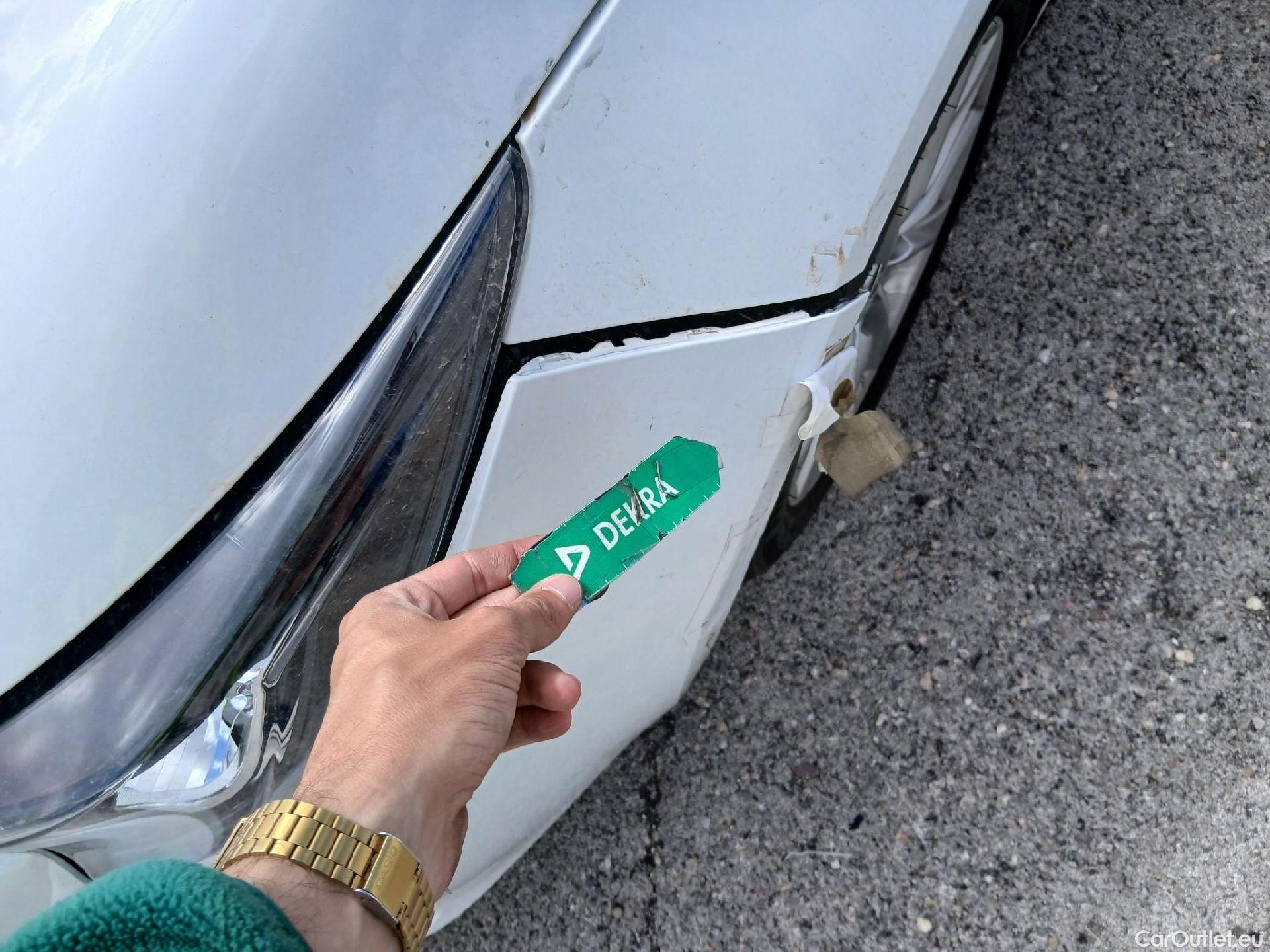  Toyota  Corolla TOYOTA  / 2019 / 5P / berlina con portón 140H Active Plus #4