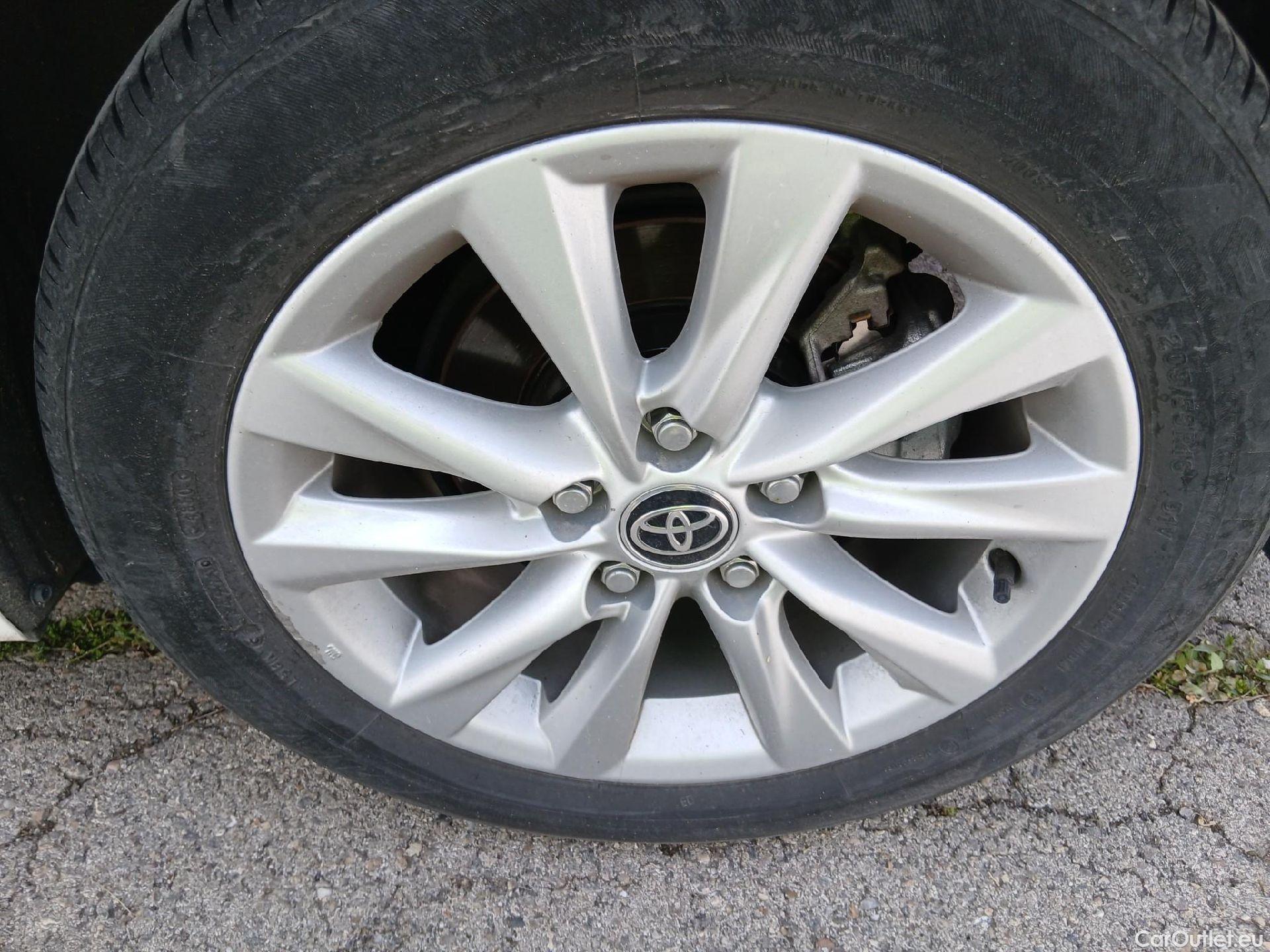  Toyota  Corolla TOYOTA  / 2019 / 5P / berlina con portón 140H Active Plus #22