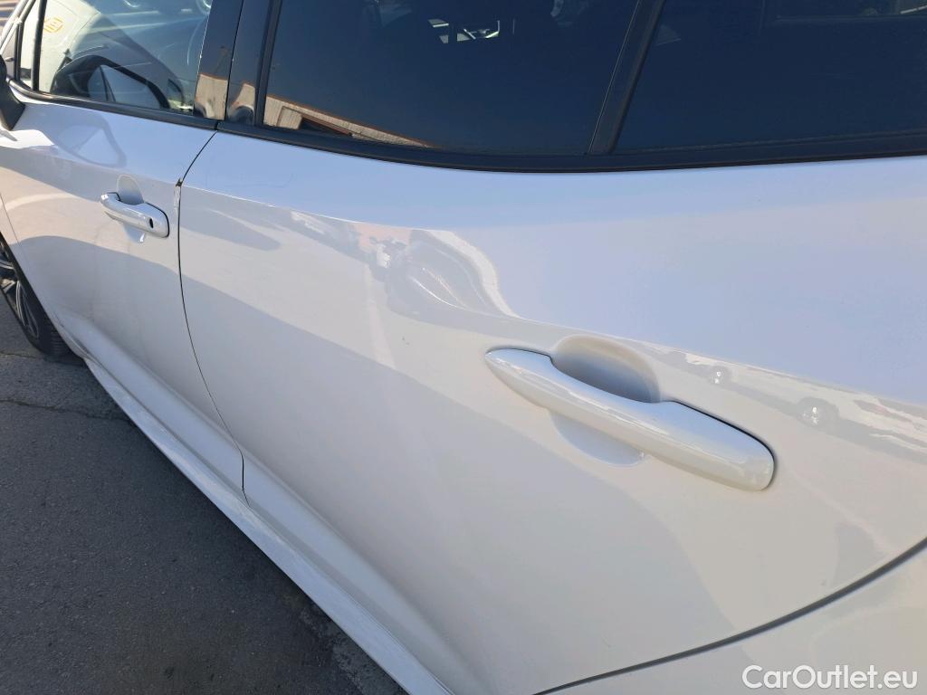  Toyota  Corolla TOYOTA  / 2020 / 5P / berlina con portón 2.0 180H STYLE E-CVT #44