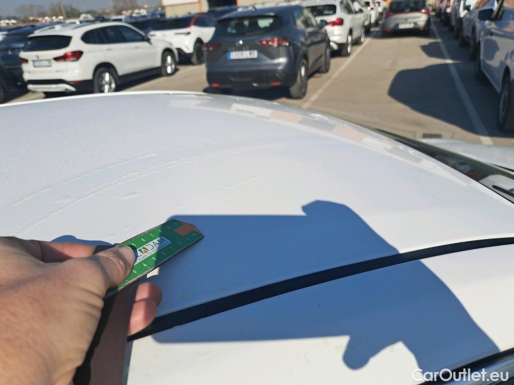  Toyota  Corolla TOYOTA  / 2020 / 5P / berlina con portón 2.0 180H STYLE E-CVT #2