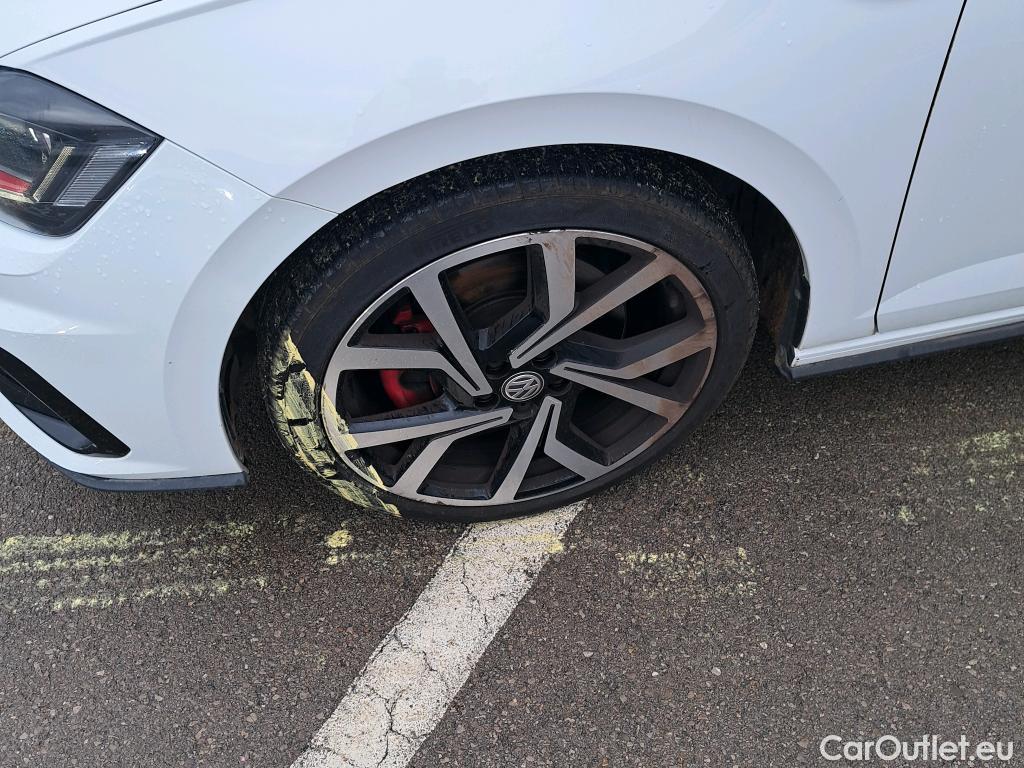  Volkswagen  Polo VOLKSWAGEN  / 2017 / 5P / berlina con portón GTI 2.0 TSI 147kW (200CV) DSG #1