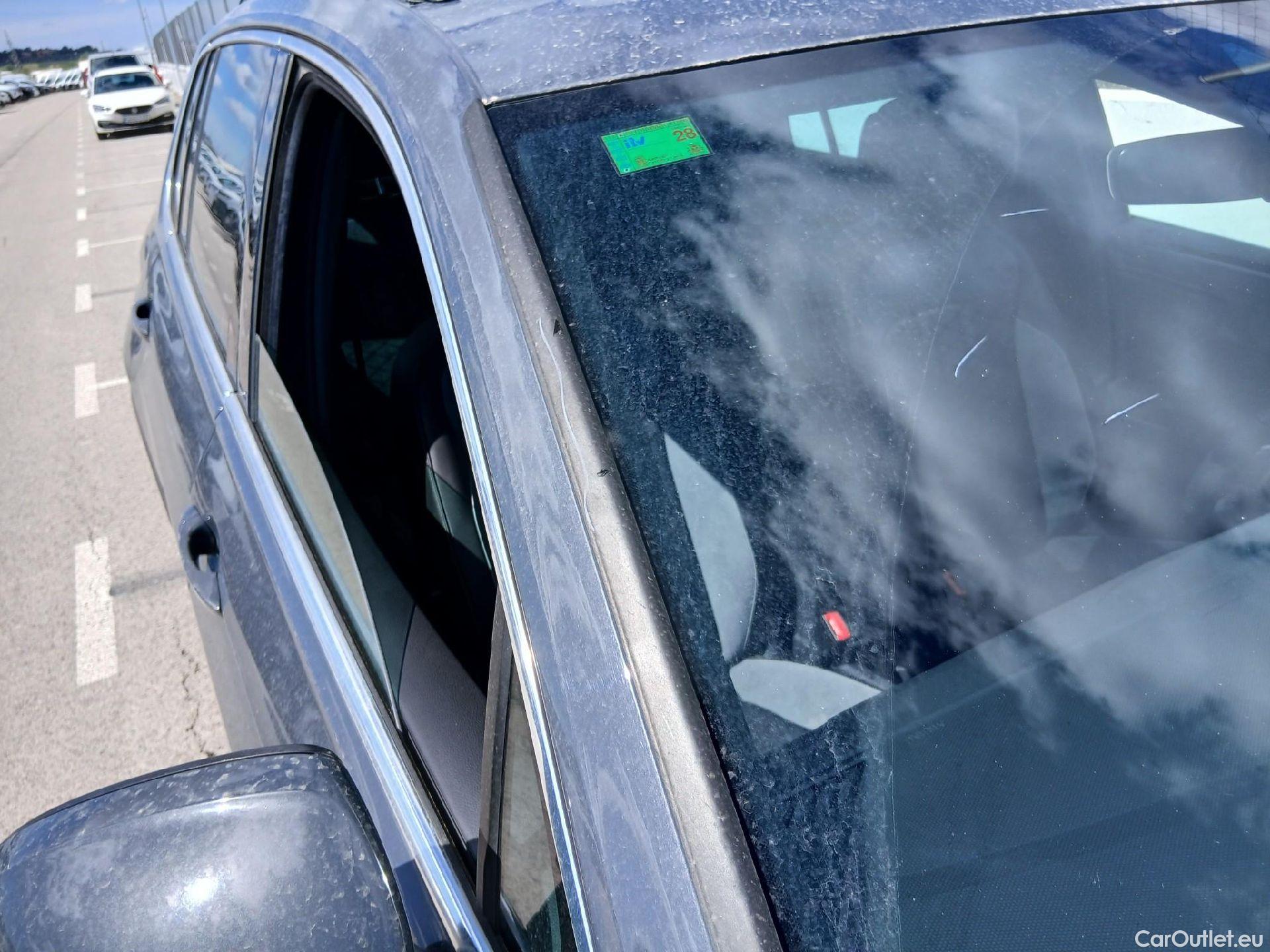  Volkswagen  Tiguan VOLKSWAGEN  / 2020 / 5P / todoterreno R-Line 2.0 TDI 110kW (150CV) DSG #40