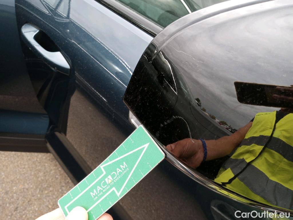  Volvo  XC 40 VOLVO XC40 / 2017 / 5P / todoterreno 1.5 T5 Twin Recharge R-Design Auto #48