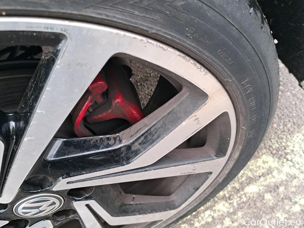  Volkswagen  Polo VOLKSWAGEN  / 2017 / 5P / berlina con portón GTI 2.0 TSI 147kW (200CV) DSG #4