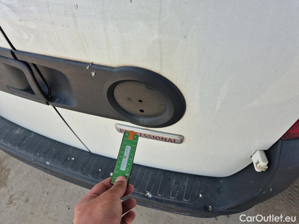  Fiat  Doblo FIAT Doblò Cargo/2015/3P/furgón derivado de turismo Cargo Base Plus 1.3 Mjet 70kW (95CV) #20