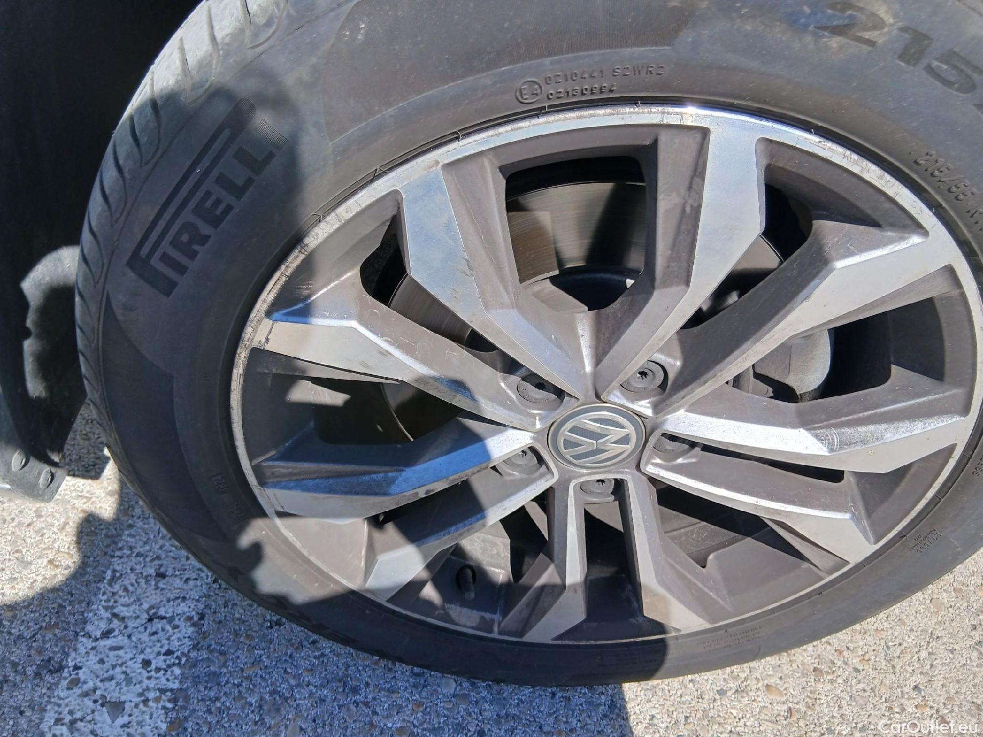  Volkswagen  Passat VOLKSWAGEN  / 2019 / 5P / familiar Variant Executive 2.0 TDI 110kW DSG #41