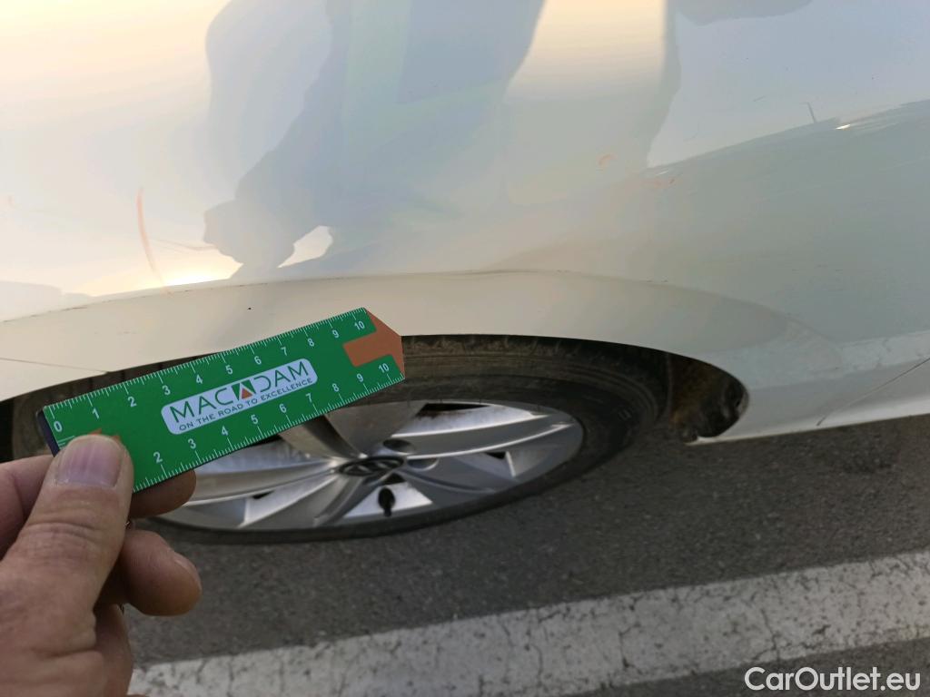  Volkswagen  Golf  VOLKSWAGEN / 2020 / 5P / berlina con portón Life 1.0 eTSI 81kW (110CV) DSG #8