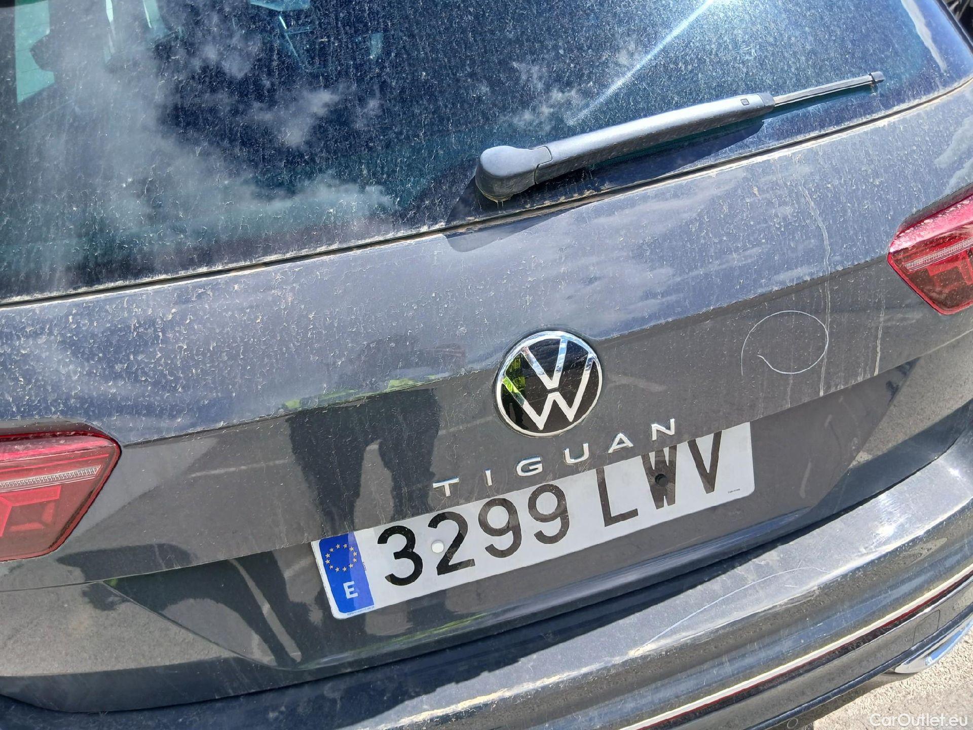  Volkswagen  Tiguan VOLKSWAGEN  / 2020 / 5P / todoterreno R-Line 2.0 TDI 110kW (150CV) DSG #26