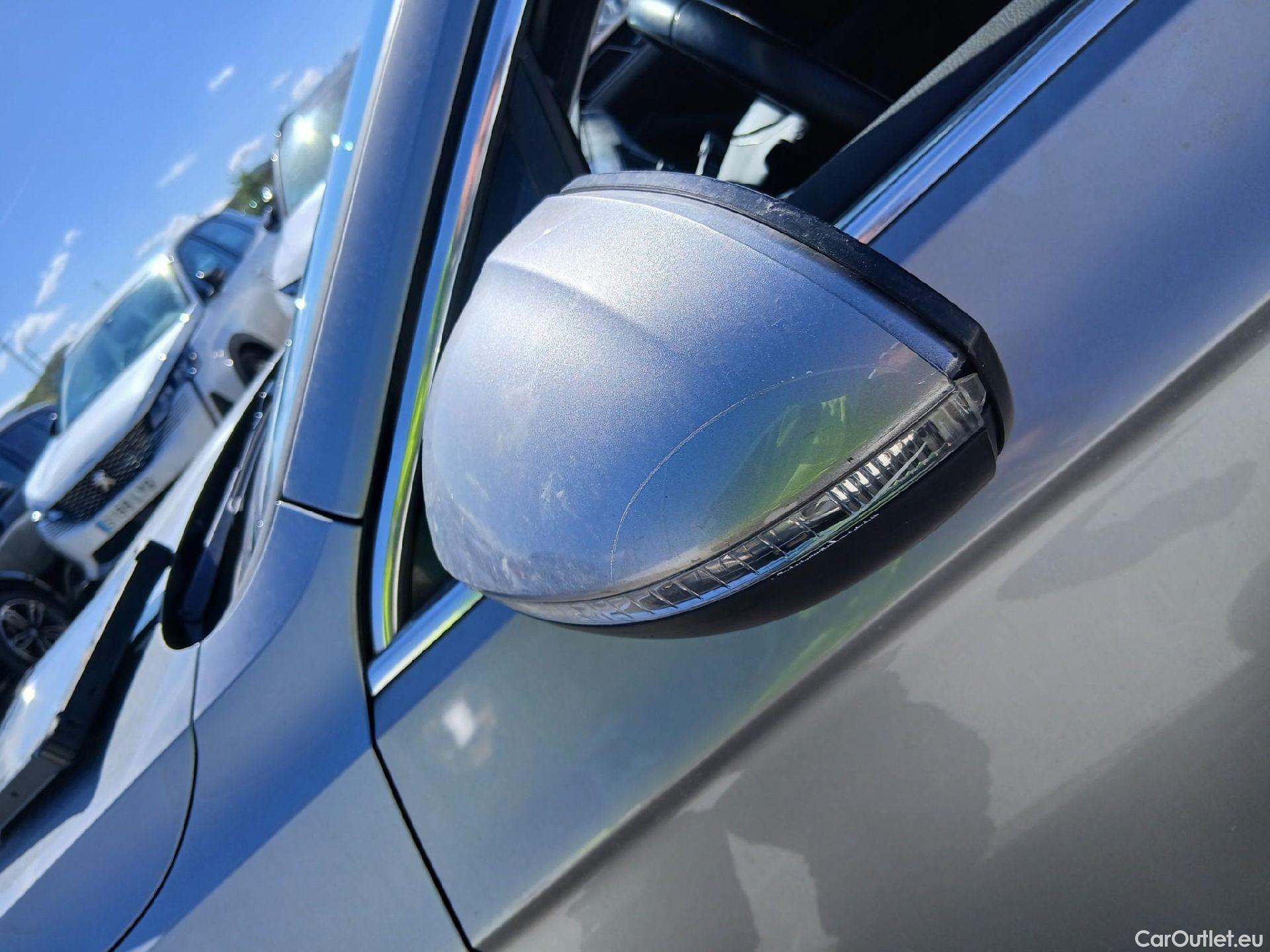  Volkswagen  Passat VOLKSWAGEN  / 2019 / 5P / familiar Variant Executive 2.0 TDI 110kW DSG #10