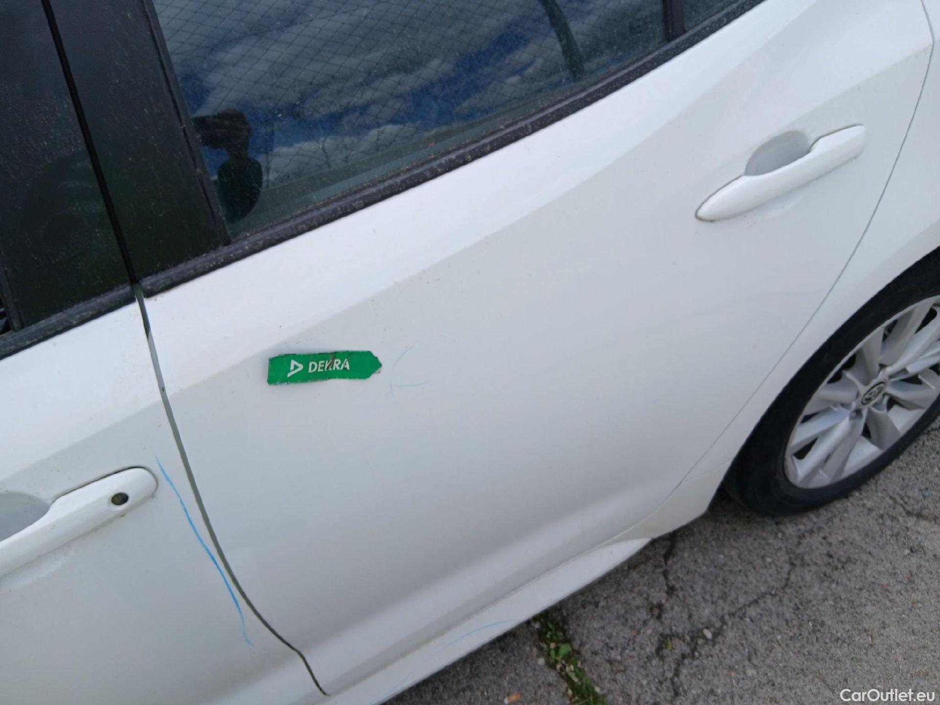  Toyota  Corolla TOYOTA  / 2019 / 5P / berlina con portón 140H Active Plus #17