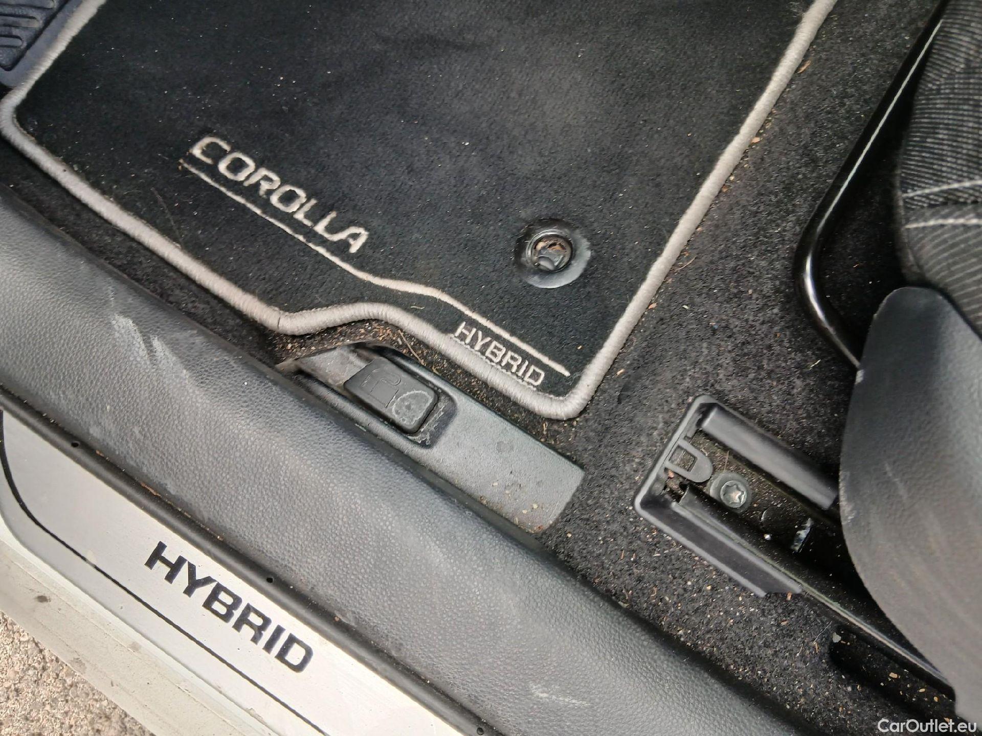  Toyota  Corolla TOYOTA  / 2019 / 5P / berlina con portón 140H Active Plus #14