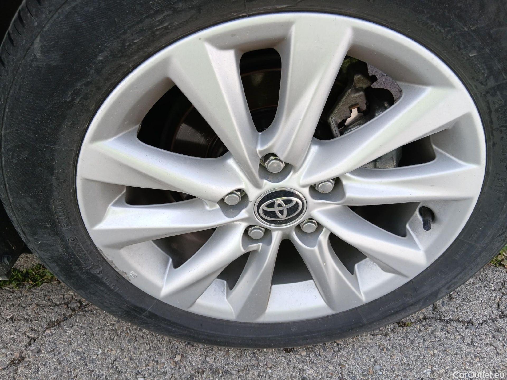  Toyota  Corolla TOYOTA  / 2019 / 5P / berlina con portón 140H Active Plus #19