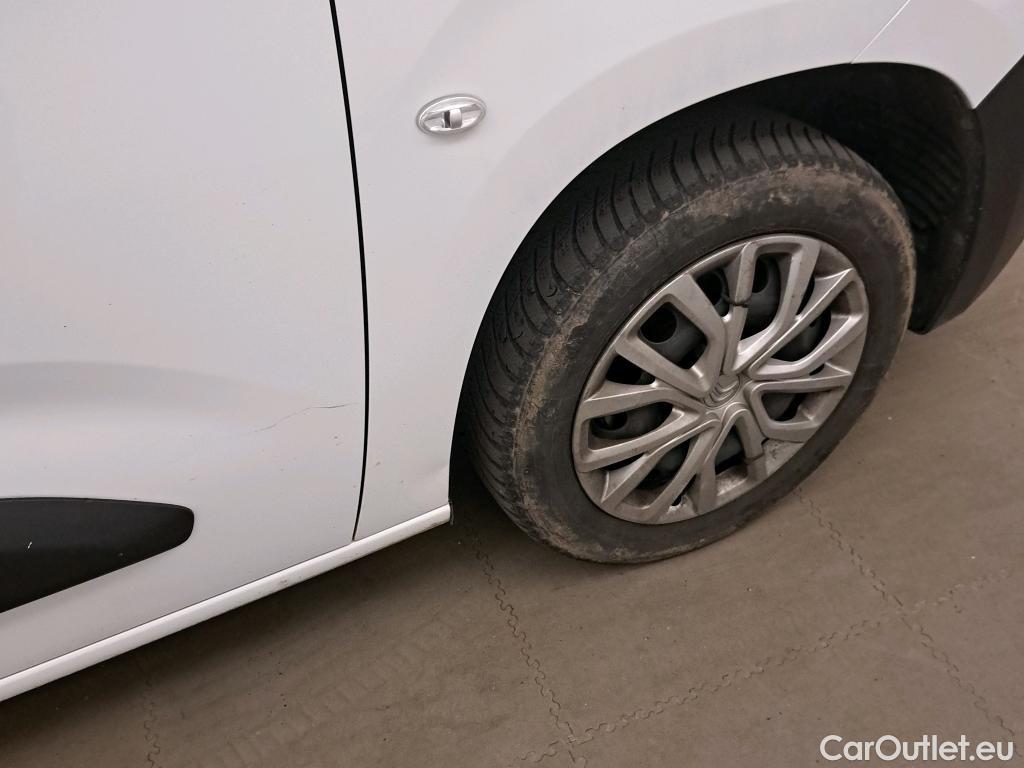  Citroen  Berlingo CITROEN  / 2018 / 4P / combi Talla M BlueHDi 100 S&S LIVE PACK BUSINE #24