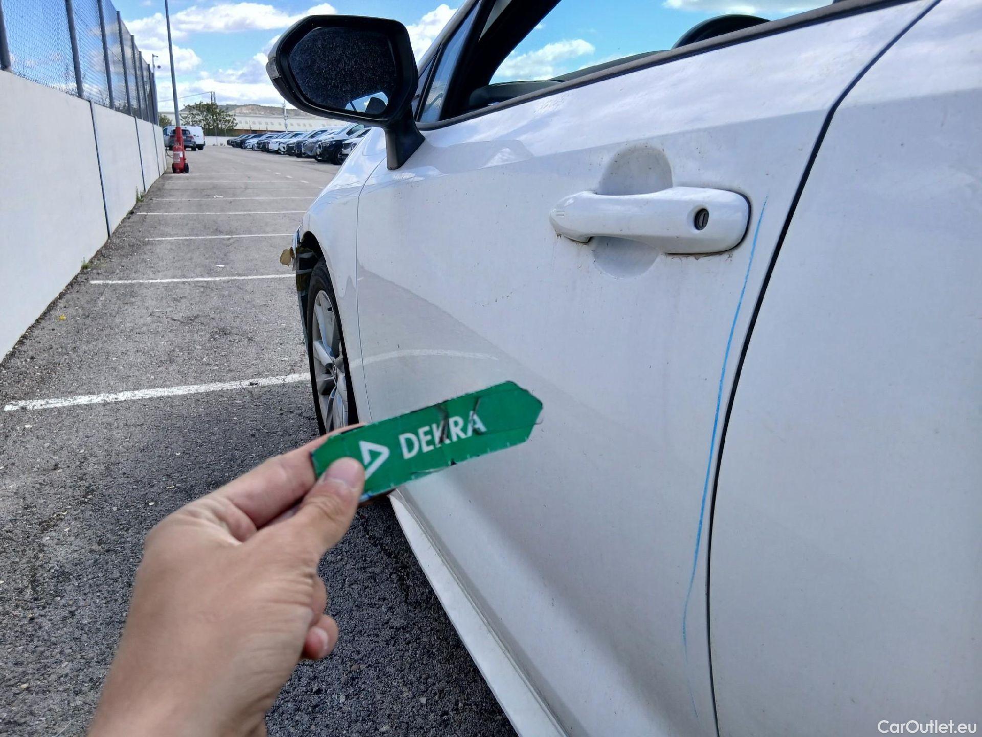  Toyota  Corolla TOYOTA  / 2019 / 5P / berlina con portón 140H Active Plus #13