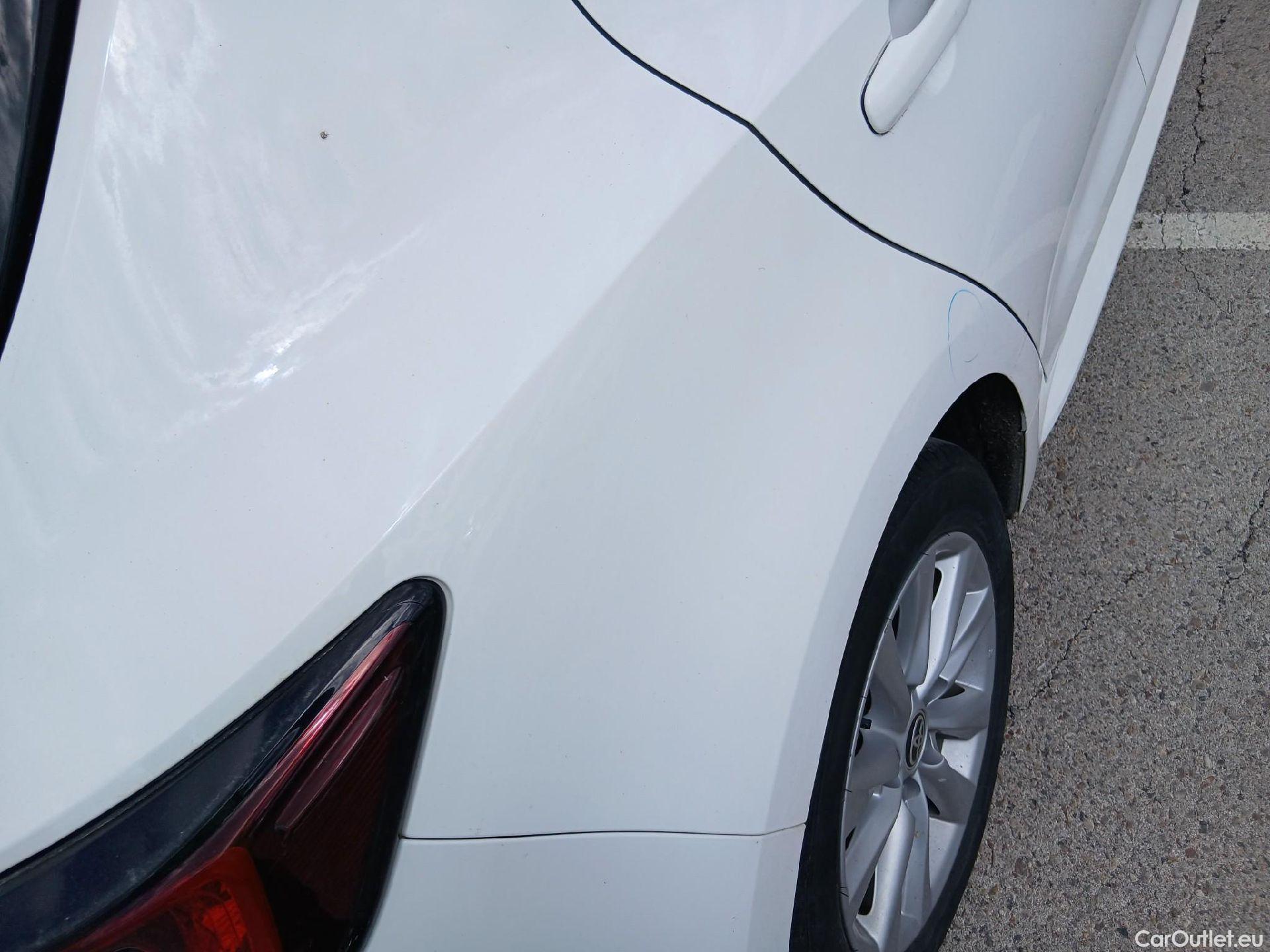  Toyota  Corolla TOYOTA  / 2019 / 5P / berlina con portón 140H Active Plus #31