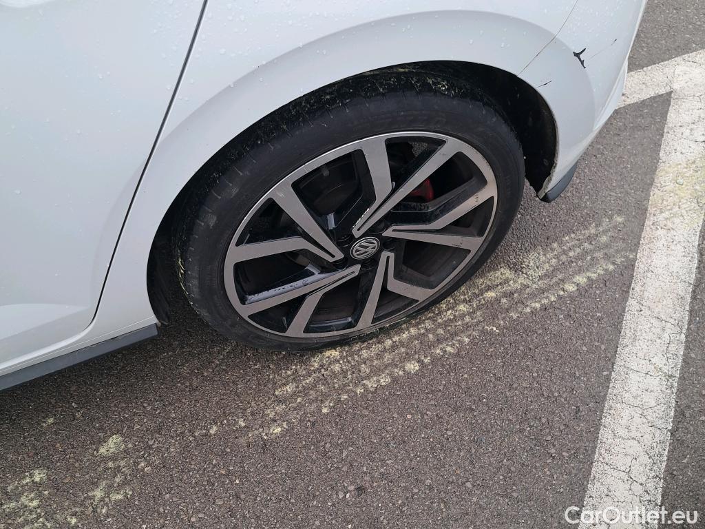  Volkswagen  Polo VOLKSWAGEN  / 2017 / 5P / berlina con portón GTI 2.0 TSI 147kW (200CV) DSG #3