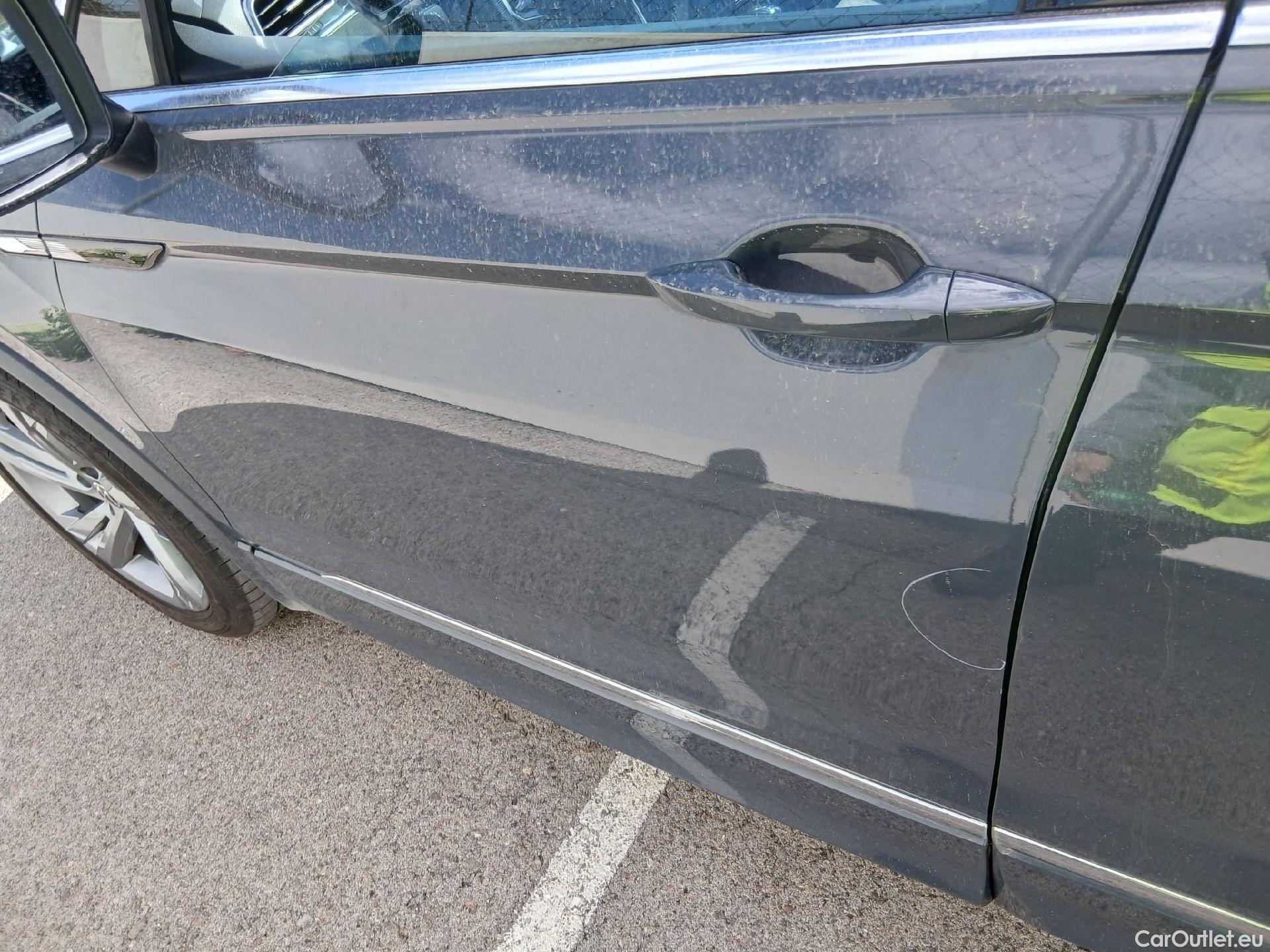  Volkswagen  Tiguan VOLKSWAGEN  / 2020 / 5P / todoterreno R-Line 2.0 TDI 110kW (150CV) DSG #19