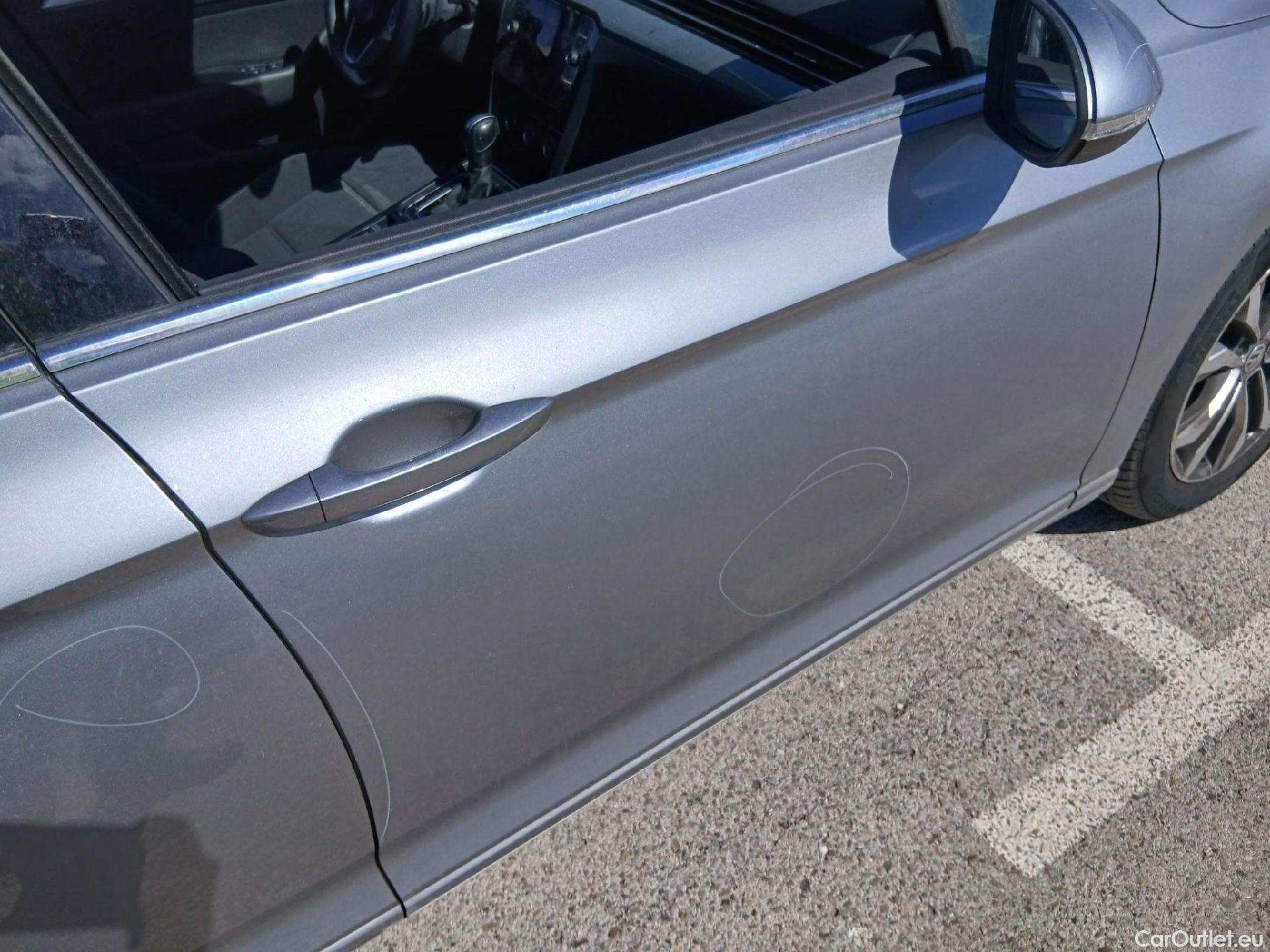  Volkswagen  Passat VOLKSWAGEN  / 2019 / 5P / familiar Variant Executive 2.0 TDI 110kW DSG #35