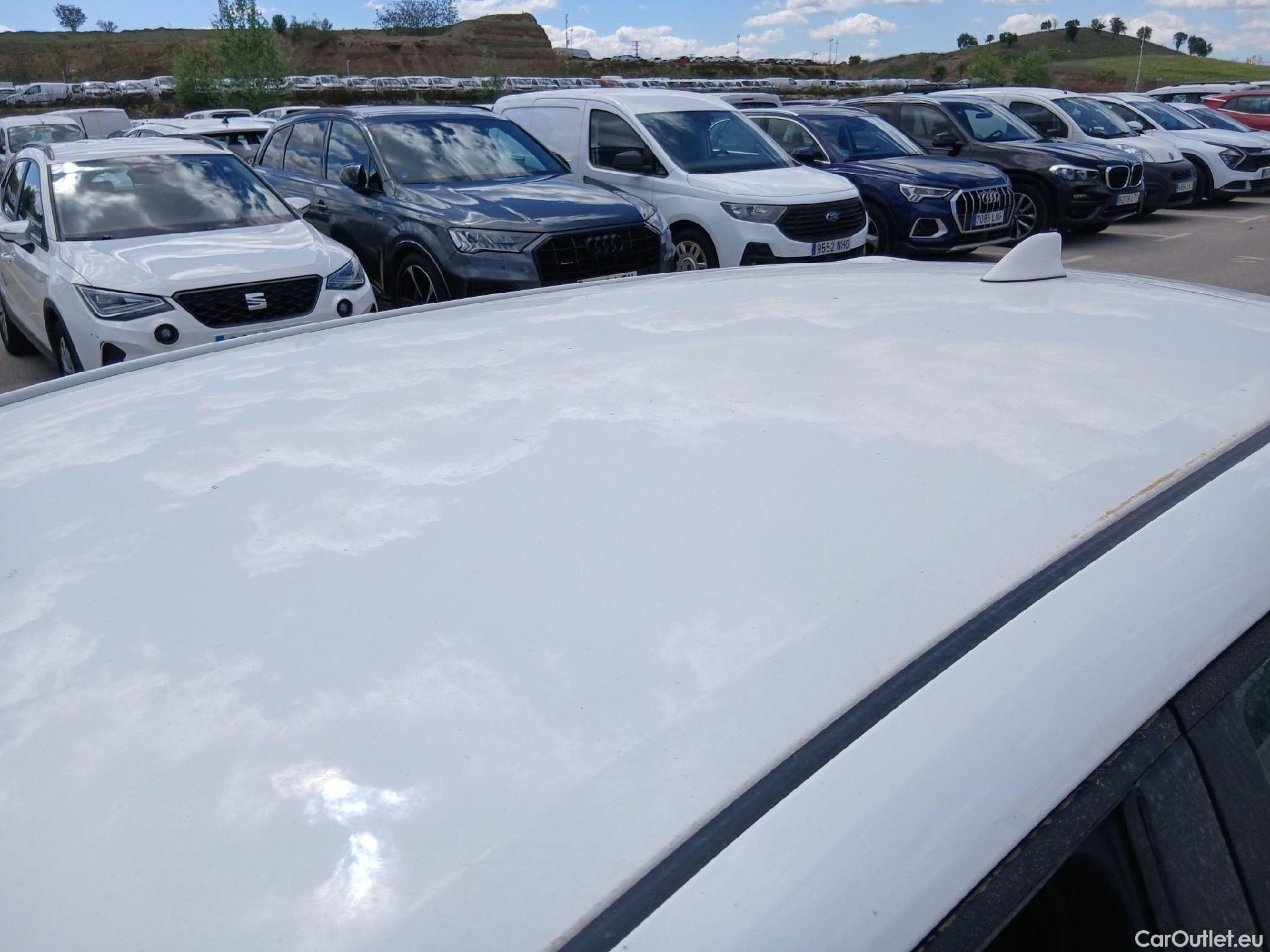  Toyota  Corolla TOYOTA  / 2019 / 5P / berlina con portón 140H Active Plus #16