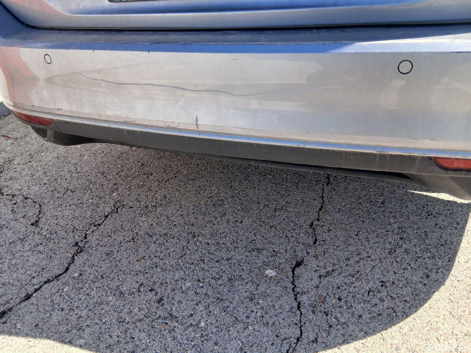  Volkswagen  Passat VOLKSWAGEN  / 2019 / 5P / familiar Variant Executive 2.0 TDI 110kW DSG #24