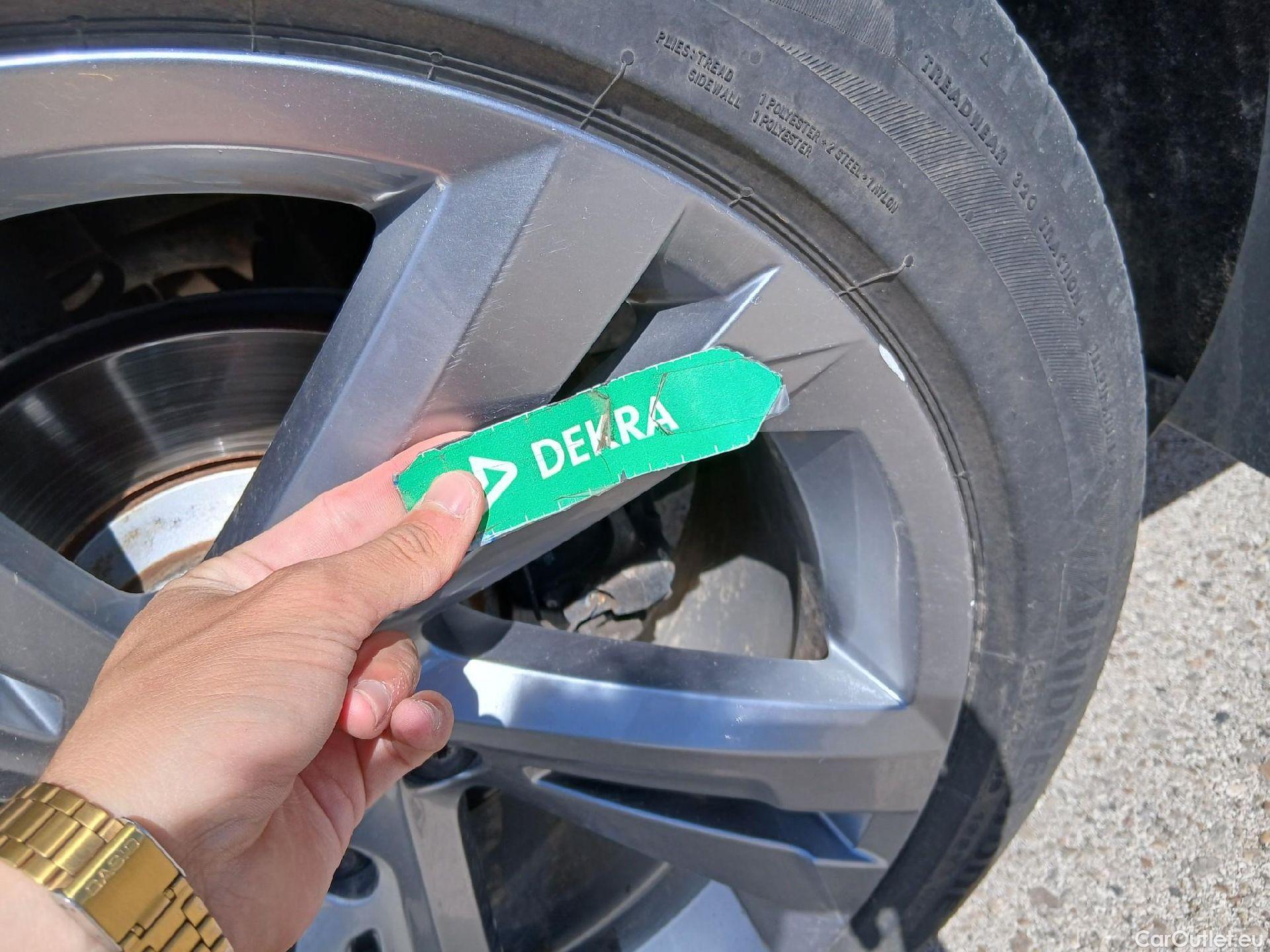  Volkswagen  Tiguan VOLKSWAGEN  / 2020 / 5P / todoterreno R-Line 2.0 TDI 110kW (150CV) DSG #32