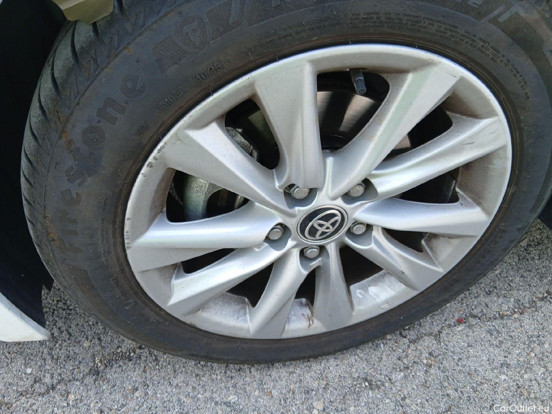  Toyota  Corolla TOYOTA  / 2019 / 5P / berlina con portón 140H Active Plus #7