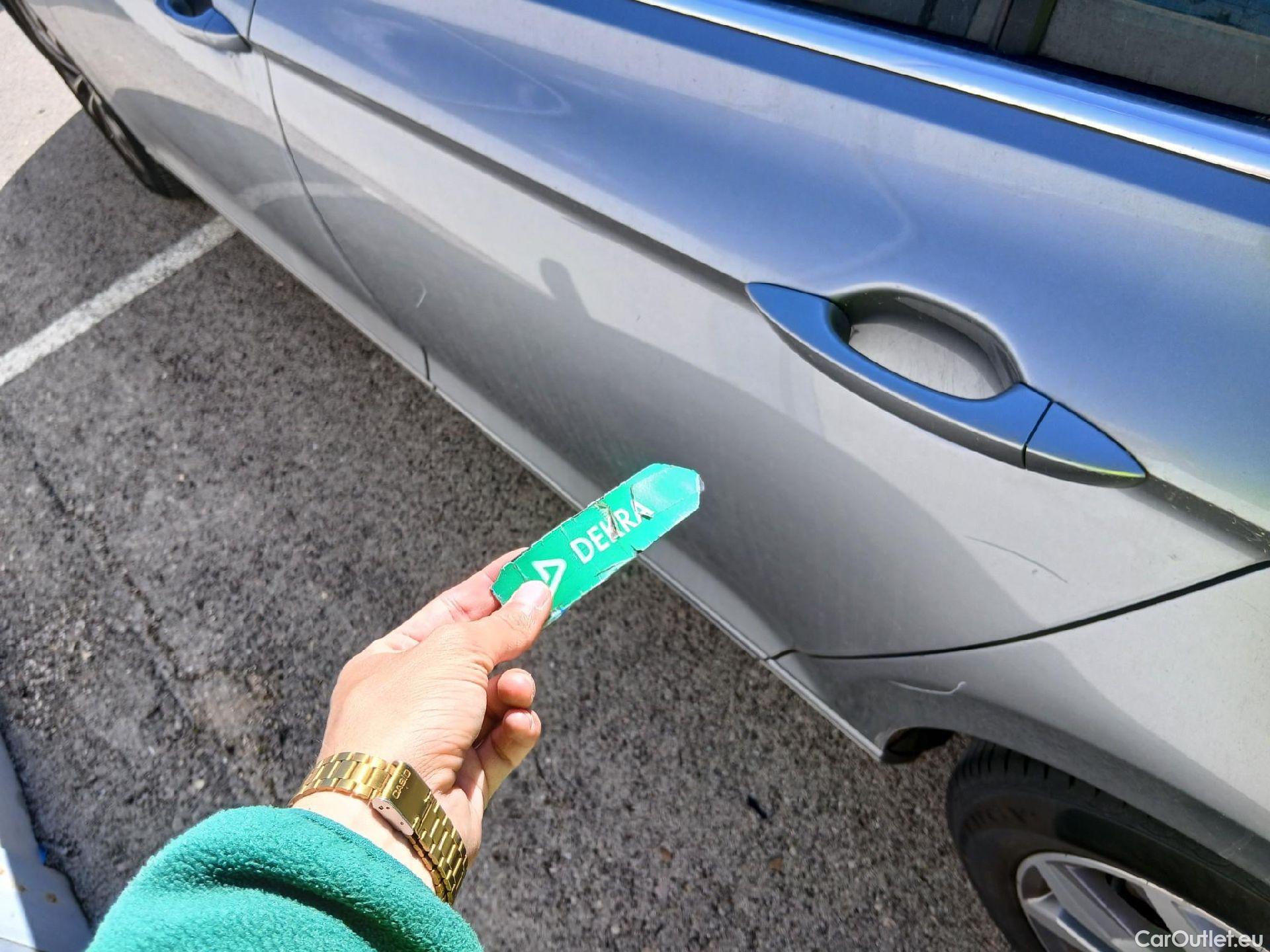  Volkswagen  Passat VOLKSWAGEN  / 2019 / 5P / familiar Variant Executive 2.0 TDI 110kW DSG #17