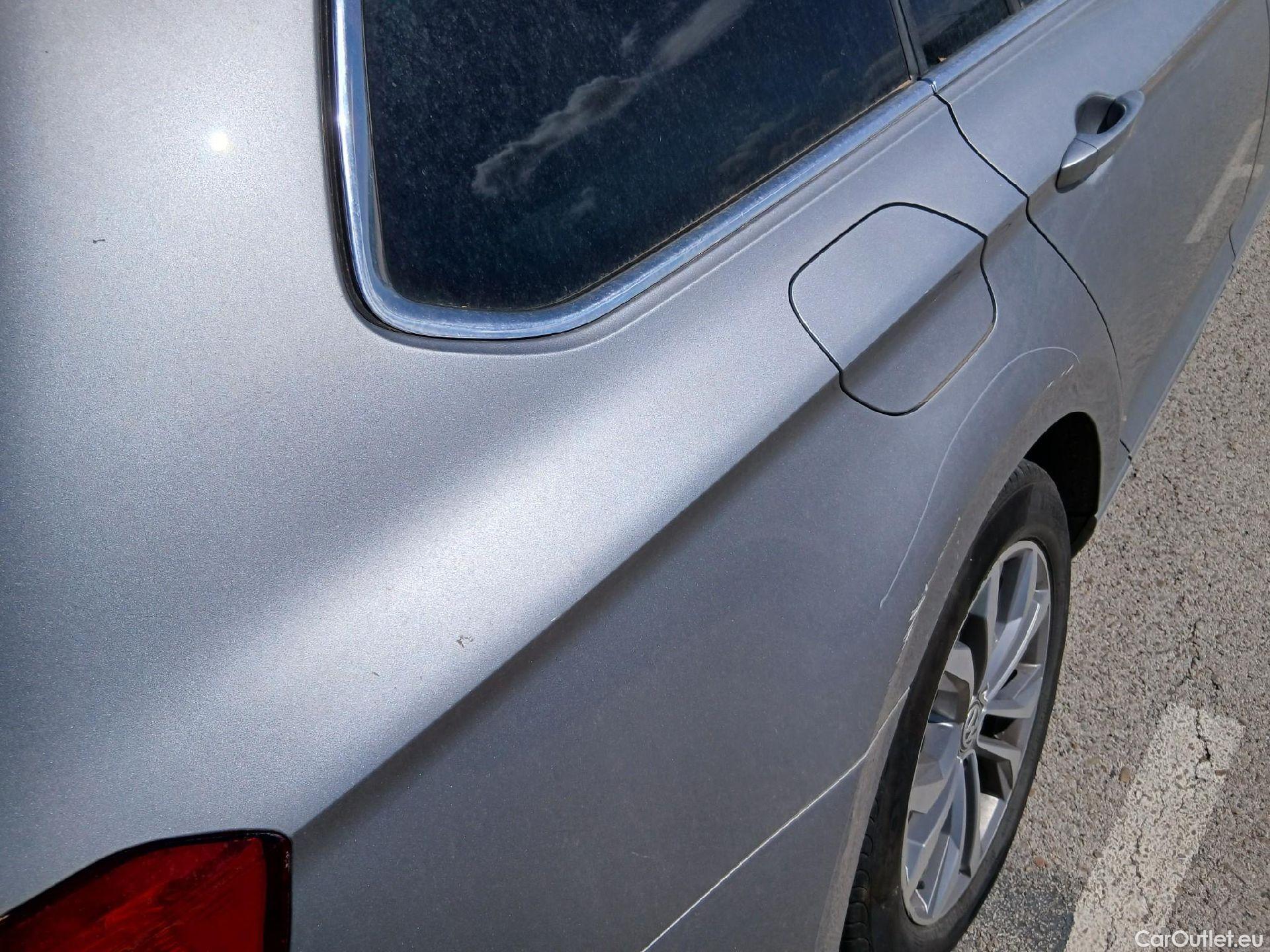  Volkswagen  Passat VOLKSWAGEN  / 2019 / 5P / familiar Variant Executive 2.0 TDI 110kW DSG #30