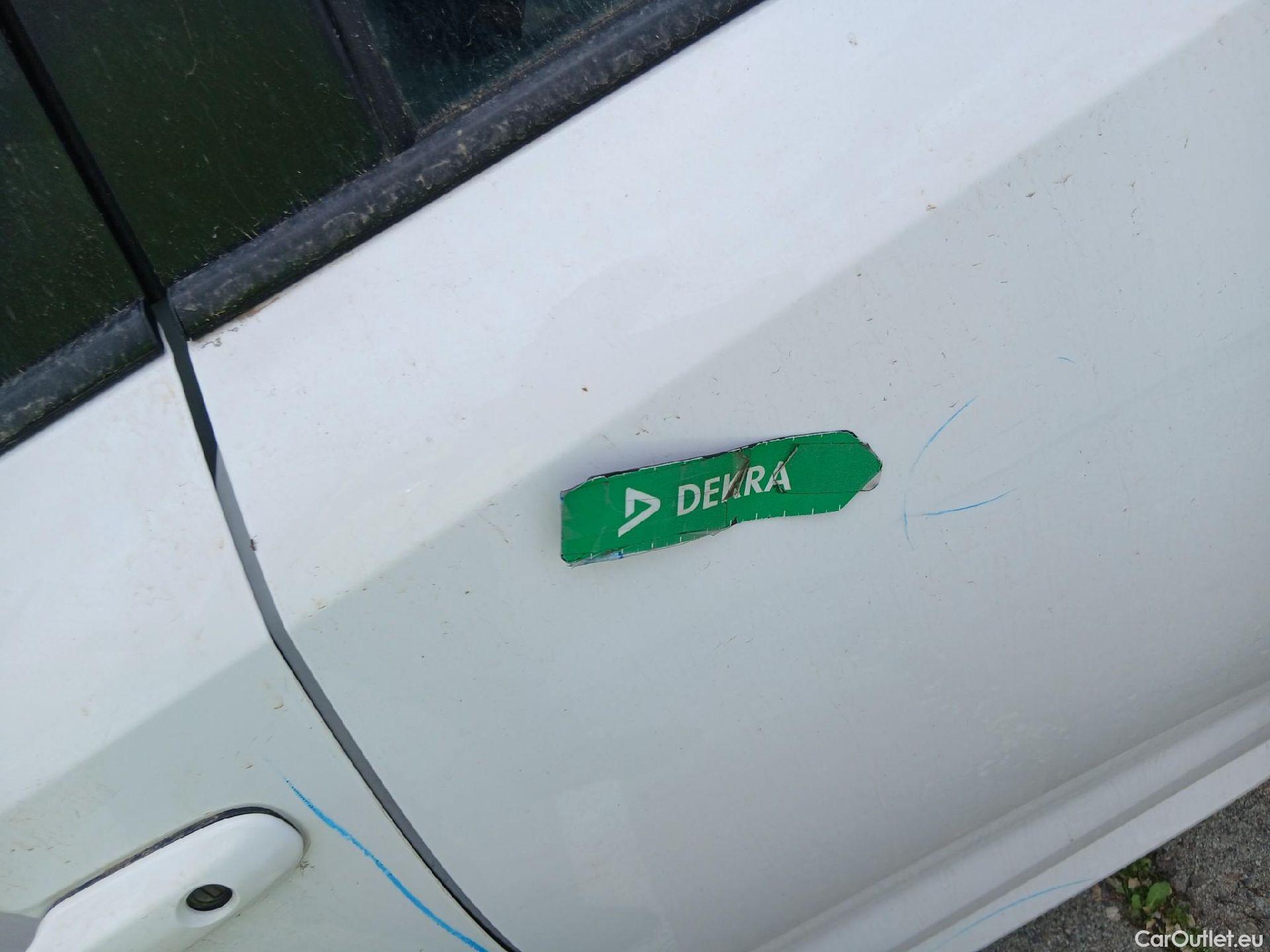  Toyota  Corolla TOYOTA  / 2019 / 5P / berlina con portón 140H Active Plus #18