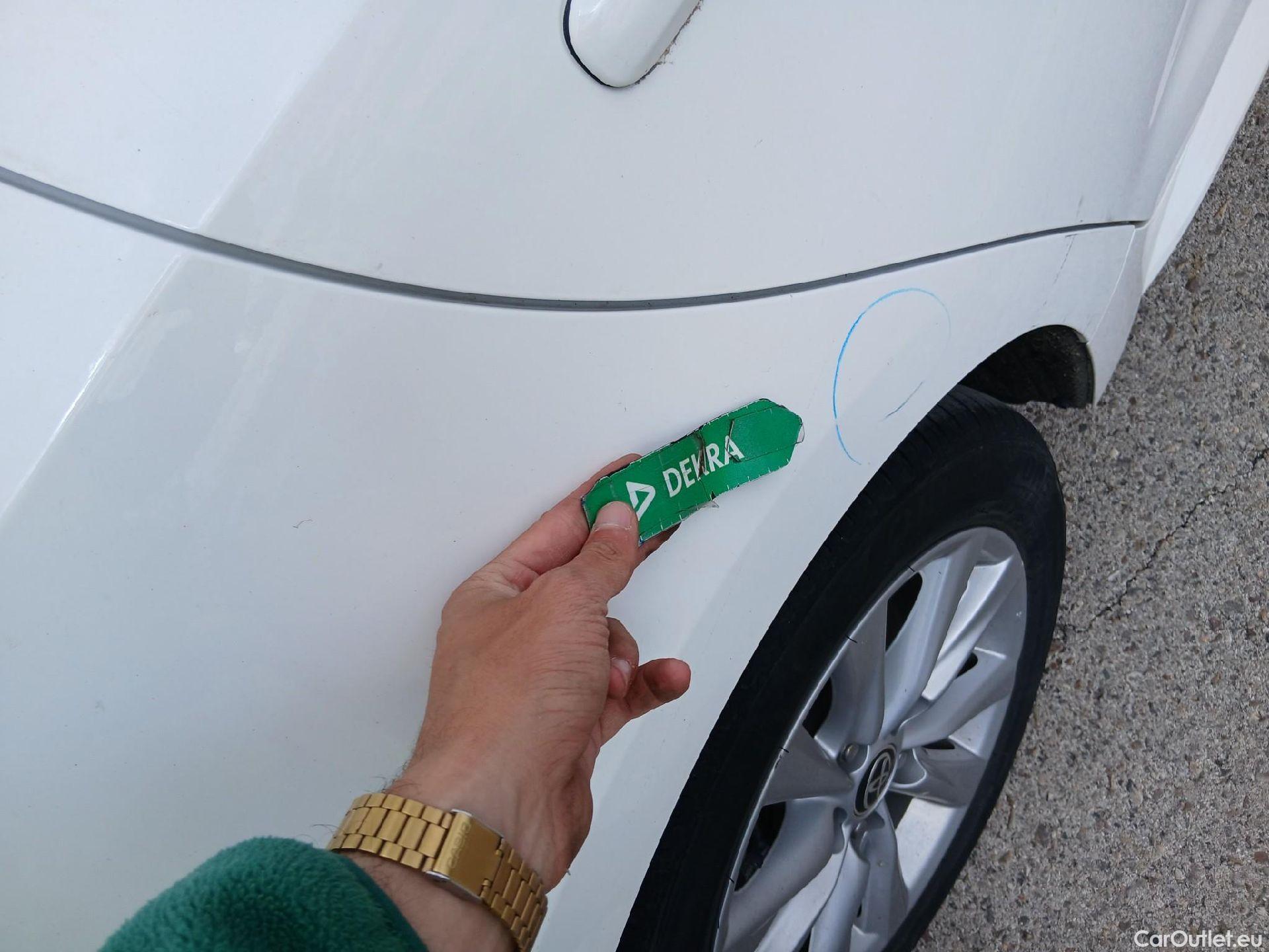  Toyota  Corolla TOYOTA  / 2019 / 5P / berlina con portón 140H Active Plus #32