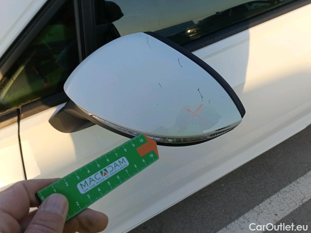  Volkswagen  Golf  VOLKSWAGEN / 2020 / 5P / berlina con portón Life 1.0 eTSI 81kW (110CV) DSG #19