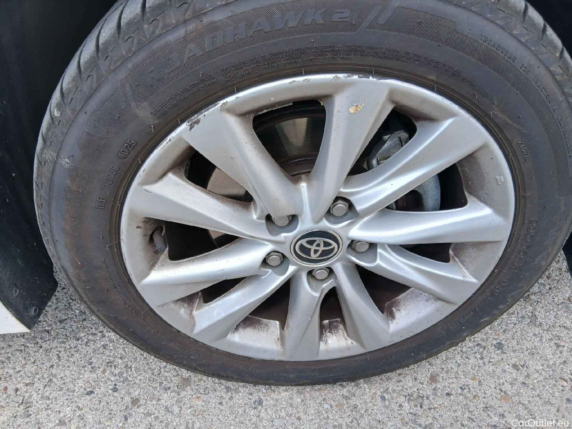  Toyota  Corolla TOYOTA  / 2019 / 5P / berlina con portón 140H Active Plus #37