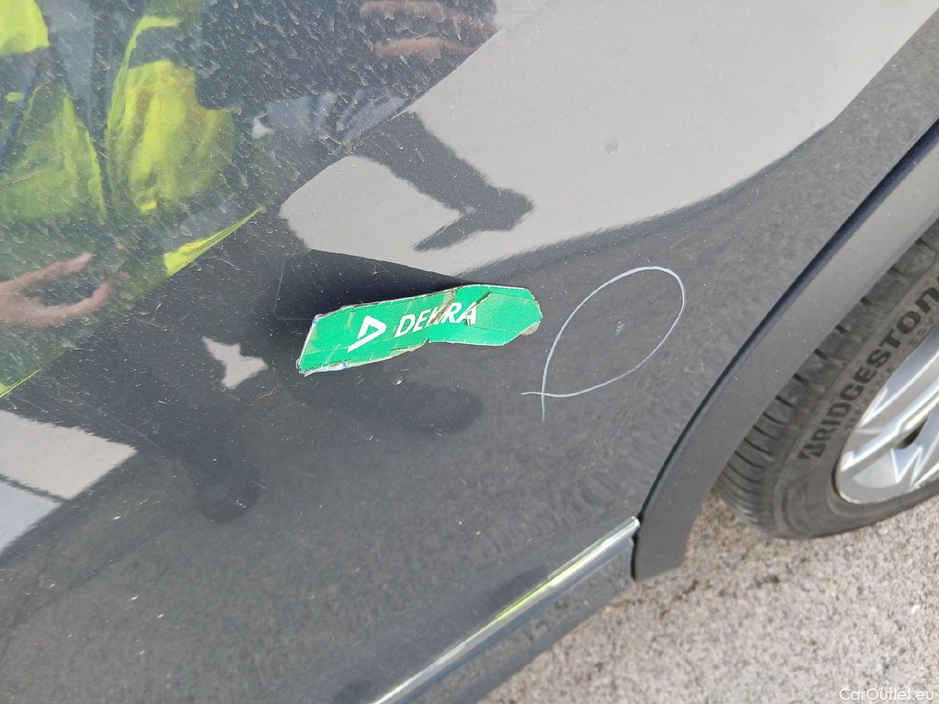  Volkswagen  Tiguan VOLKSWAGEN  / 2020 / 5P / todoterreno R-Line 2.0 TDI 110kW (150CV) DSG #21