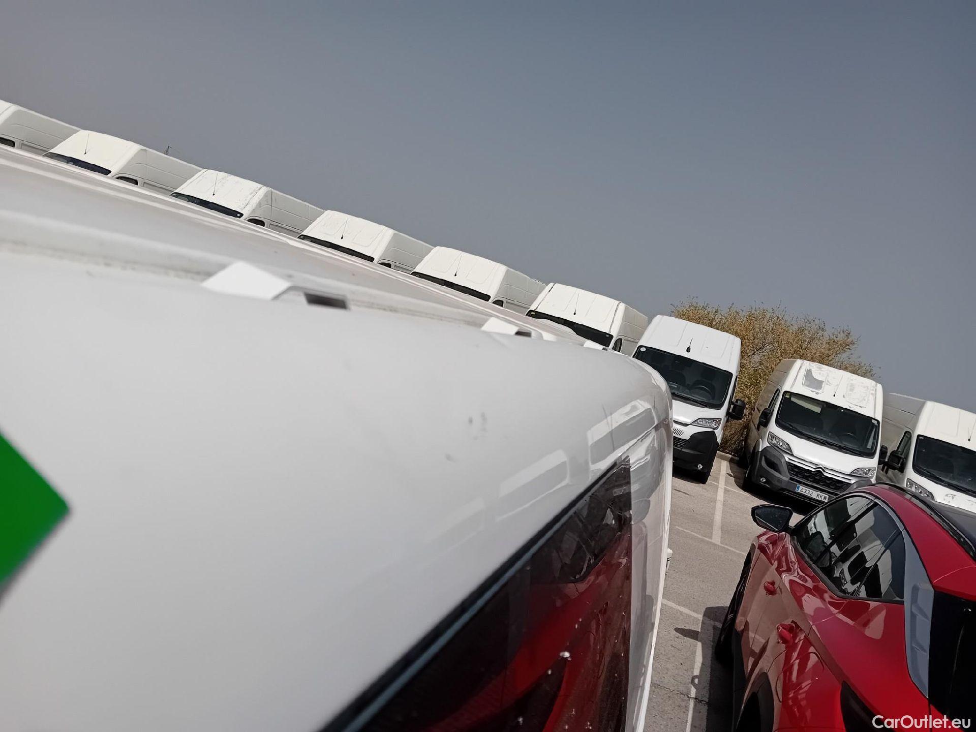  Citroen  Jumpy CITROEN  / 2016 / 4P / furgón DC Abatible Talla M BlueHDi 120 Control #28